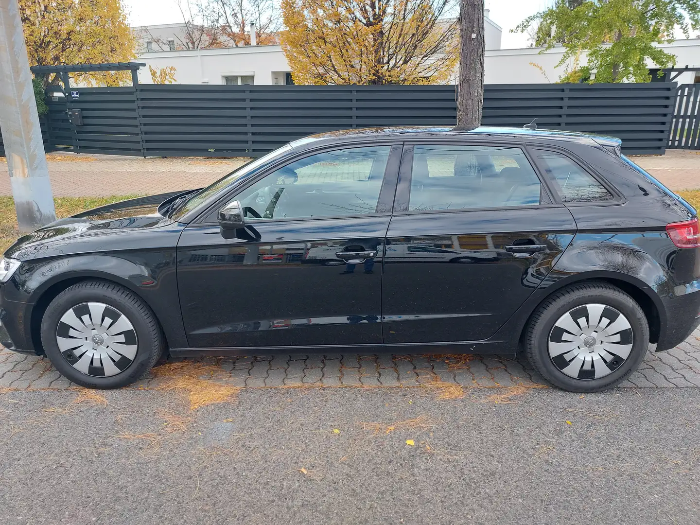 Audi A3 A3 SB 1,0 TFSI Schwarz - 2