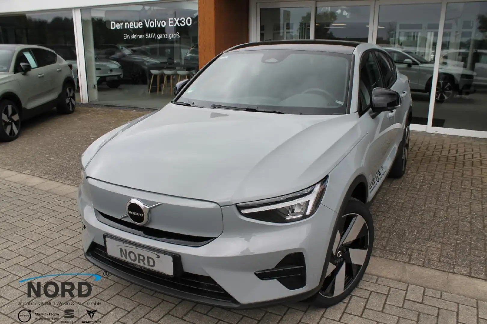 Volvo C40 Plus Recharge Pure Electric 2WD Grau - 1