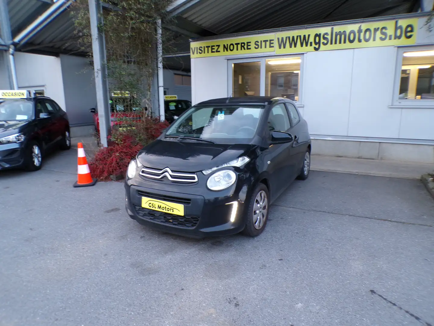 Citroen C1 1.0 VTi 69cv 3 portes noir 11/16 85456km Airco USB Zwart - 1