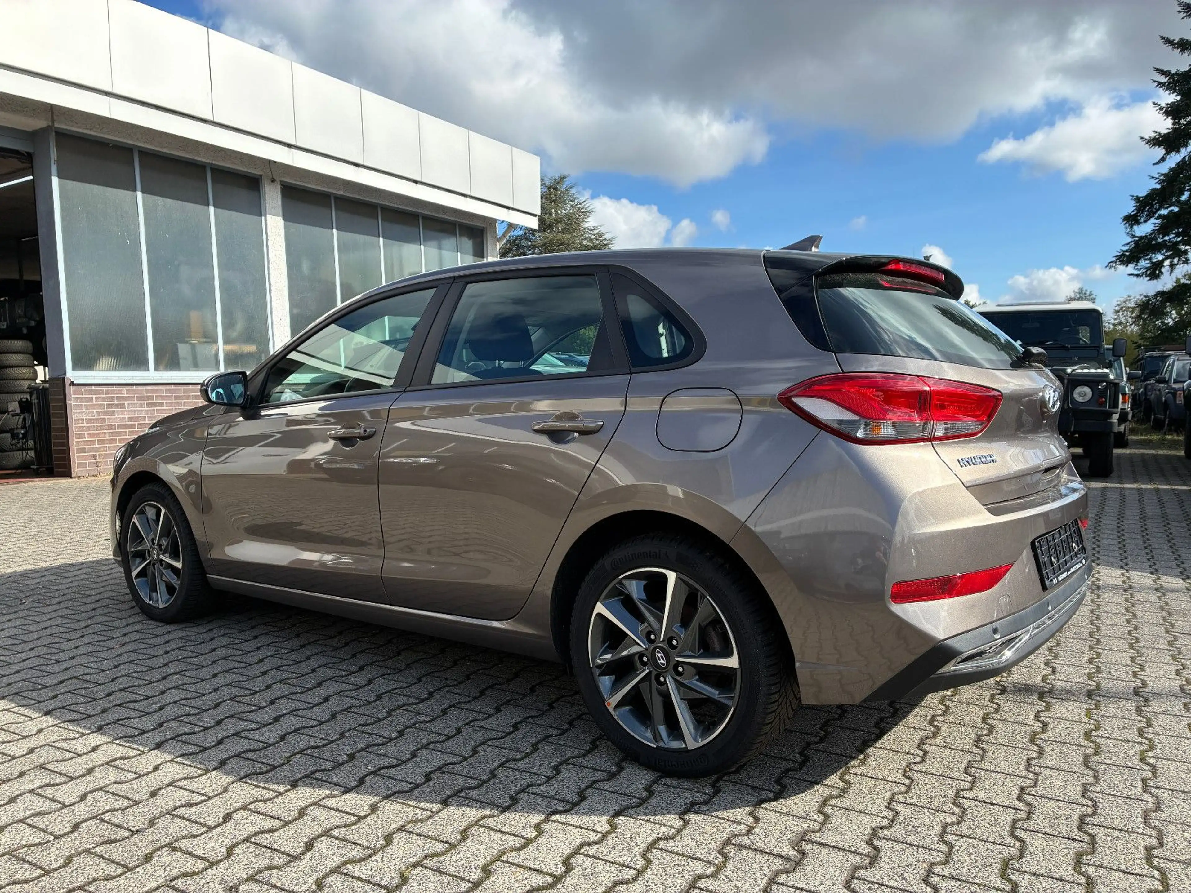 Hyundai i30 Automatik, Navigation, Tüv neu — photo 5