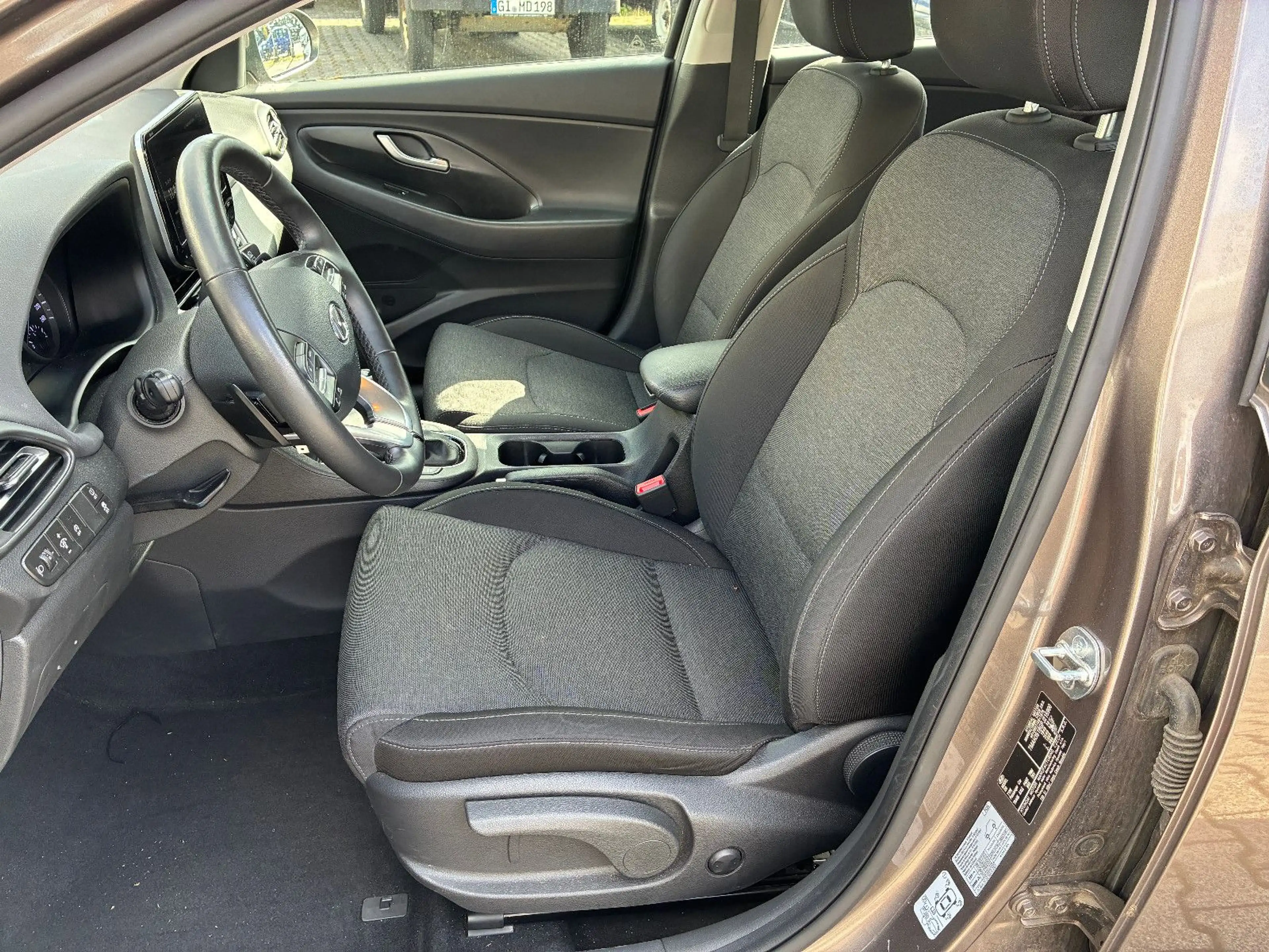 Hyundai i30 Automatik, Navigation, Tüv neu — photo 10