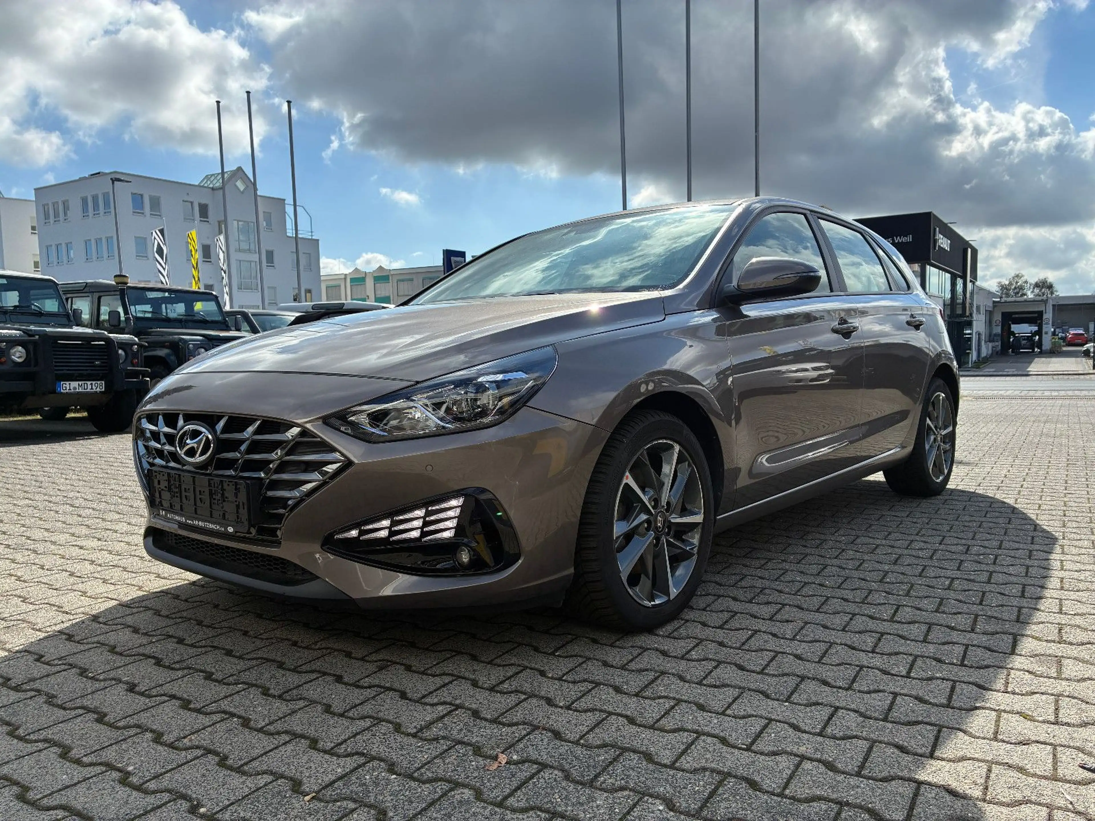 Hyundai i30 Automatik, Navigation, Tüv neu — photo 3