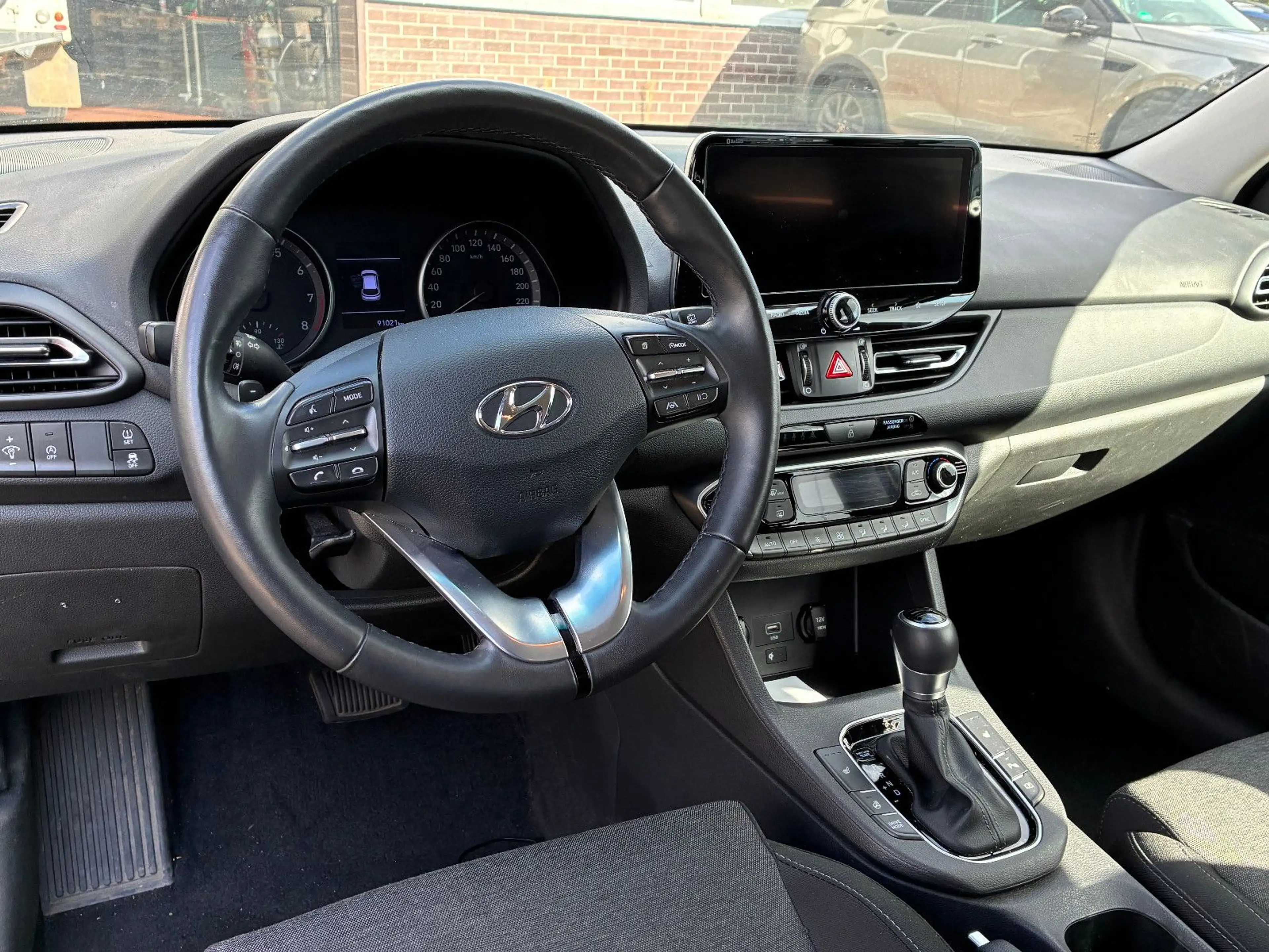 Hyundai i30 Automatik, Navigation, Tüv neu — photo 11