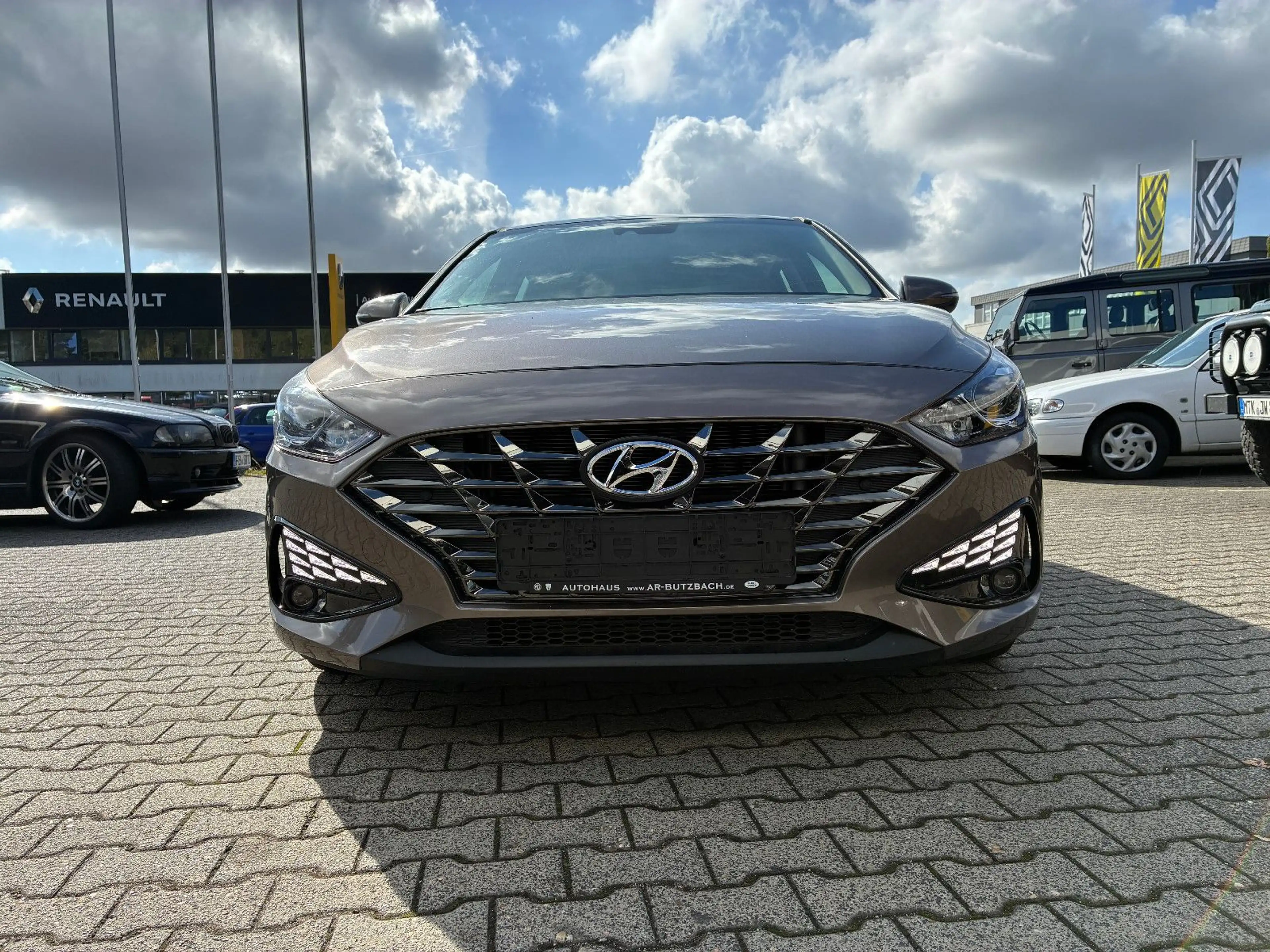 Hyundai i30 Automatik, Navigation, Tüv neu — photo 2