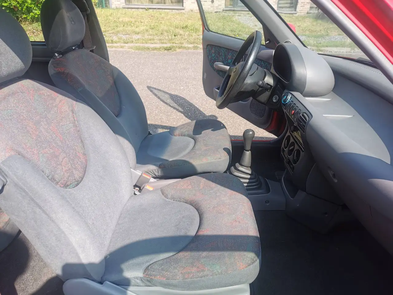 Nissan Micra 1.0i L, foto 11