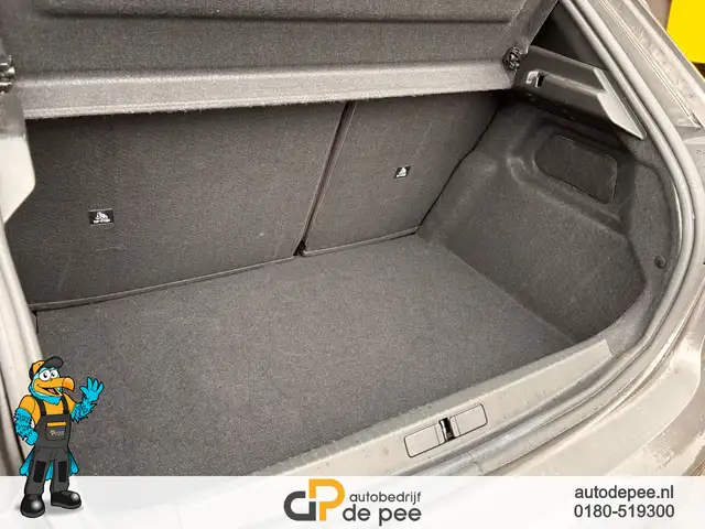 Peugeot 208 view 14