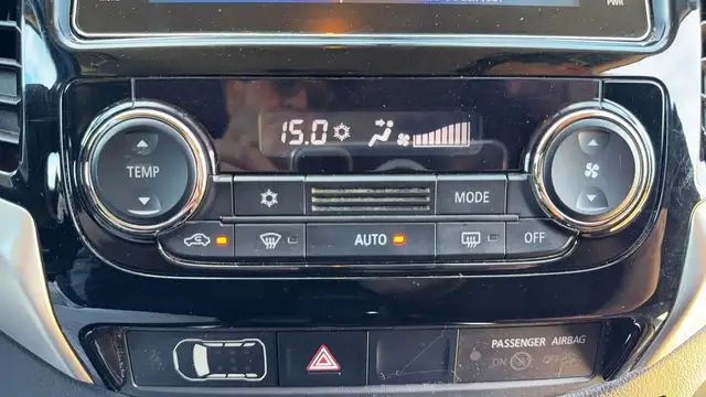 Mitsubishi L200 view 13