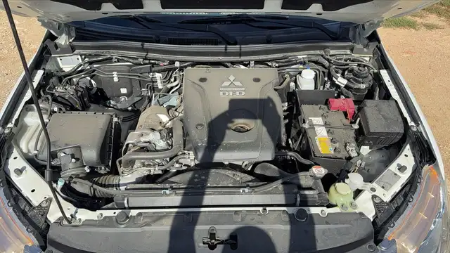 Mitsubishi L200 view 15