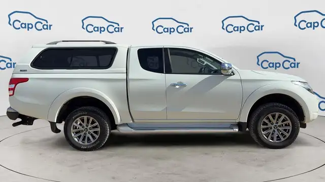 Mitsubishi L200 view 4