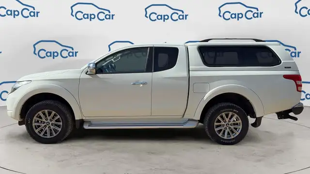 Mitsubishi L200 view 2
