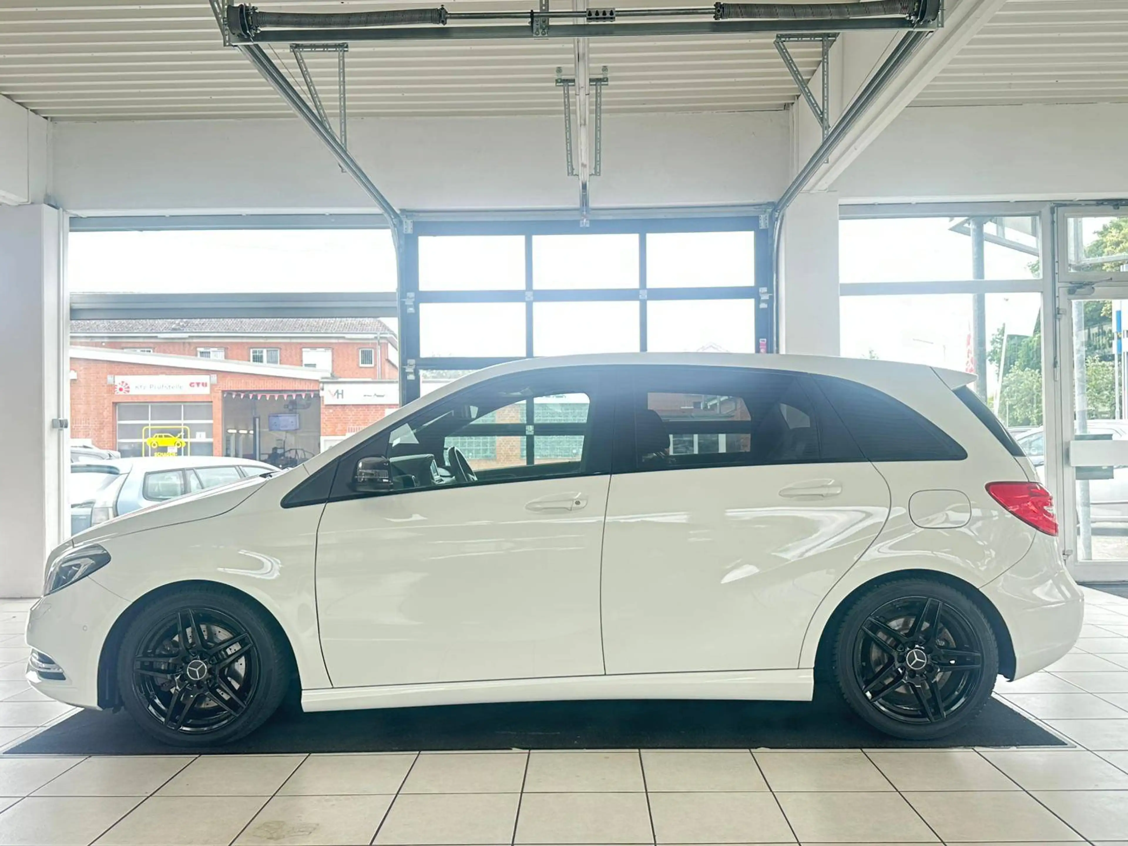 Mercedes-Benz B 220 B 220 4Matic (246.247) — photo 8