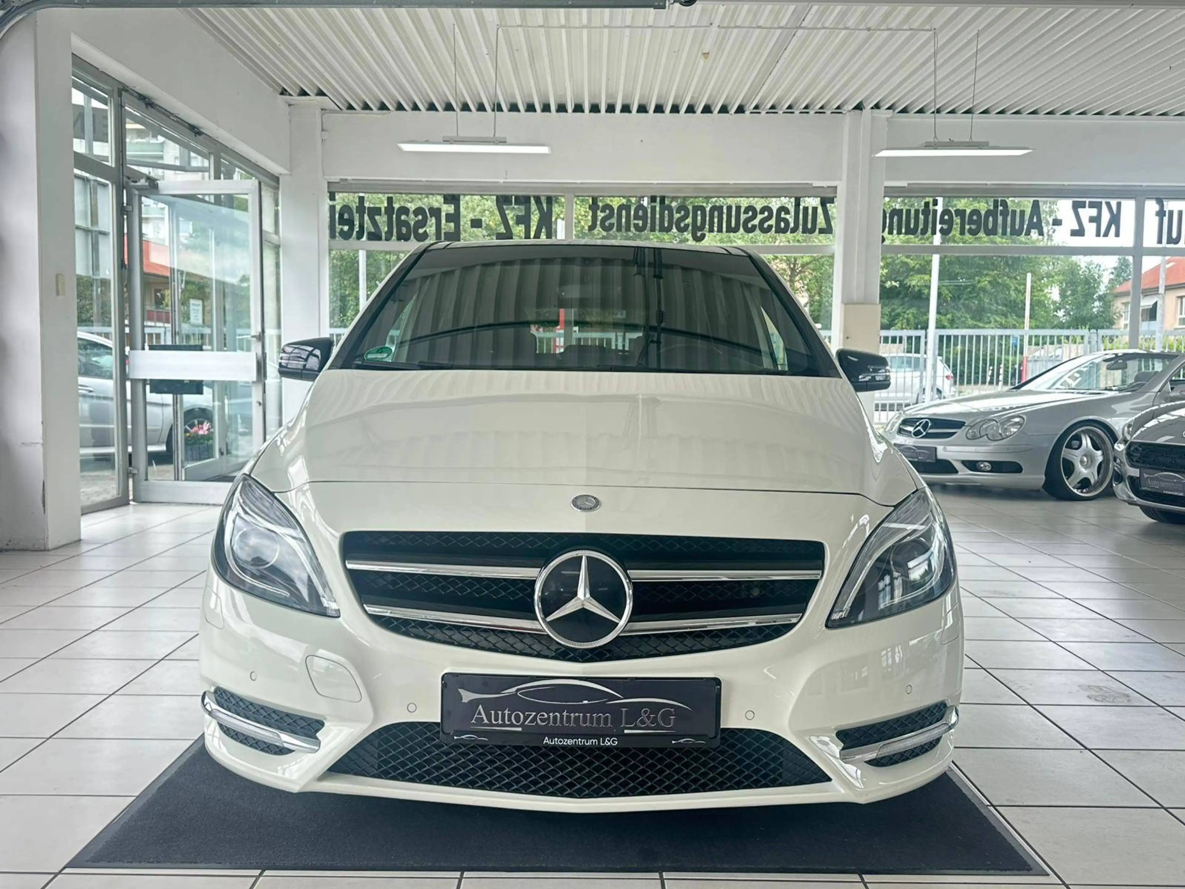 Mercedes-Benz B 220 B 220 4Matic (246.247) — photo 3
