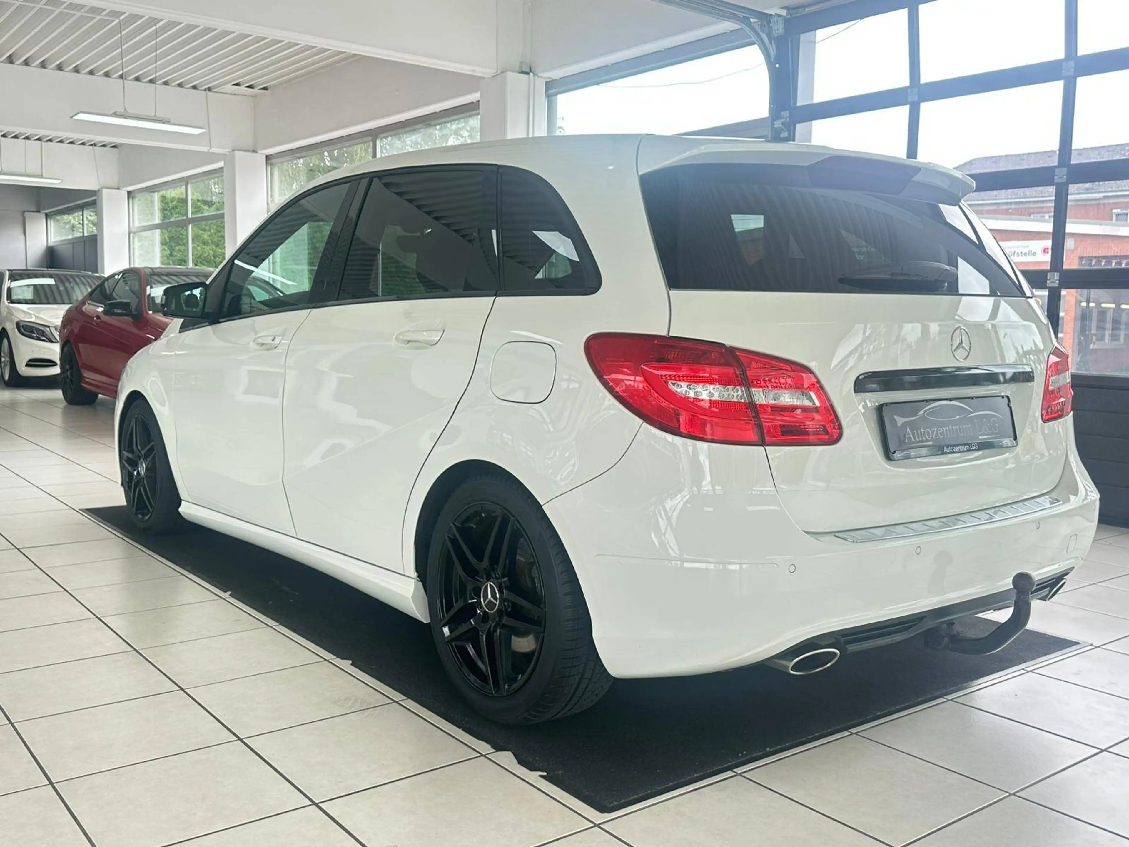 Mercedes-Benz B 220 B 220 4Matic (246.247) — photo 5