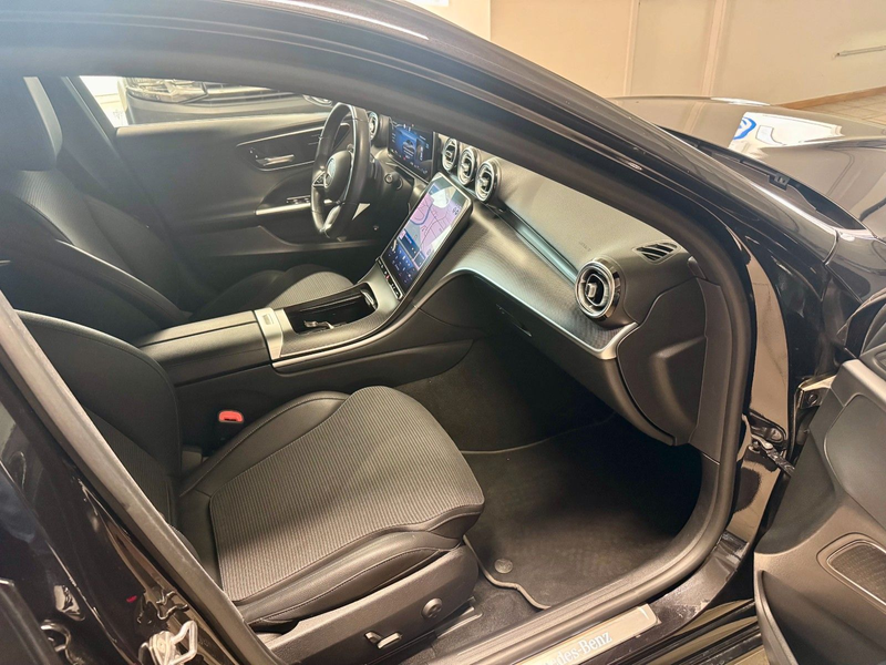 Mercedes-Benz C 180 Hybrid Limousine Avantgarde AMG Line — photo 14