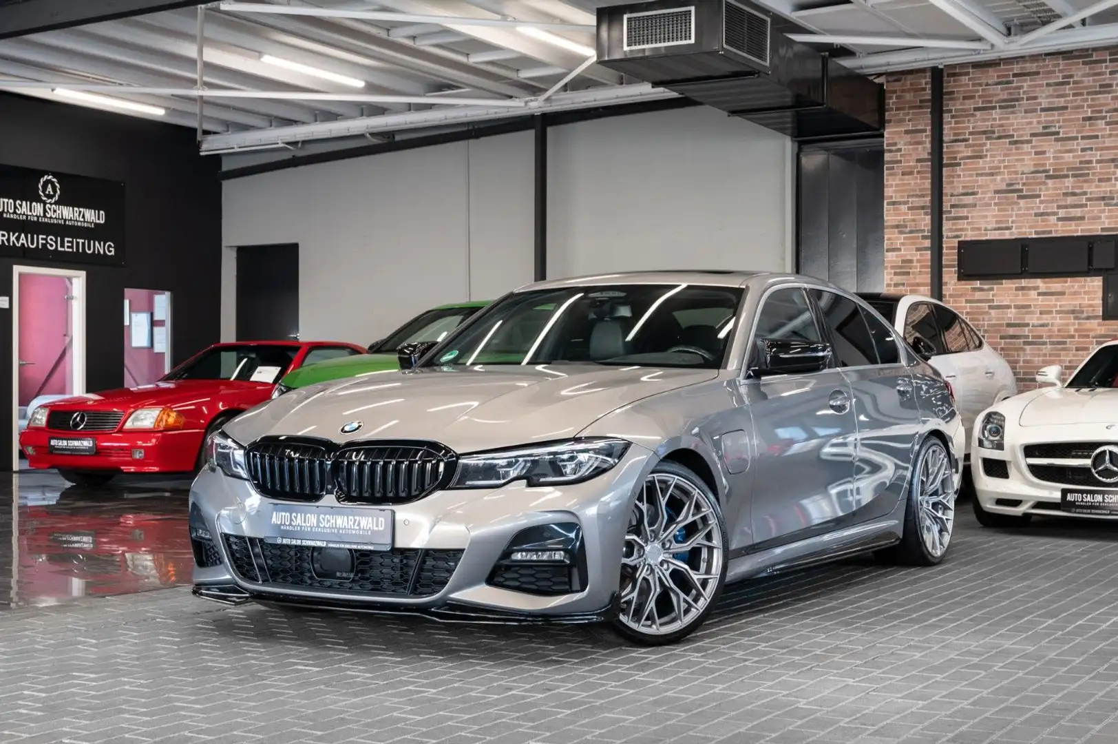BMW 330 e xDrive|M-SPORTPAKET|LASERLICHT|H&K|MEMORY Grau - 1