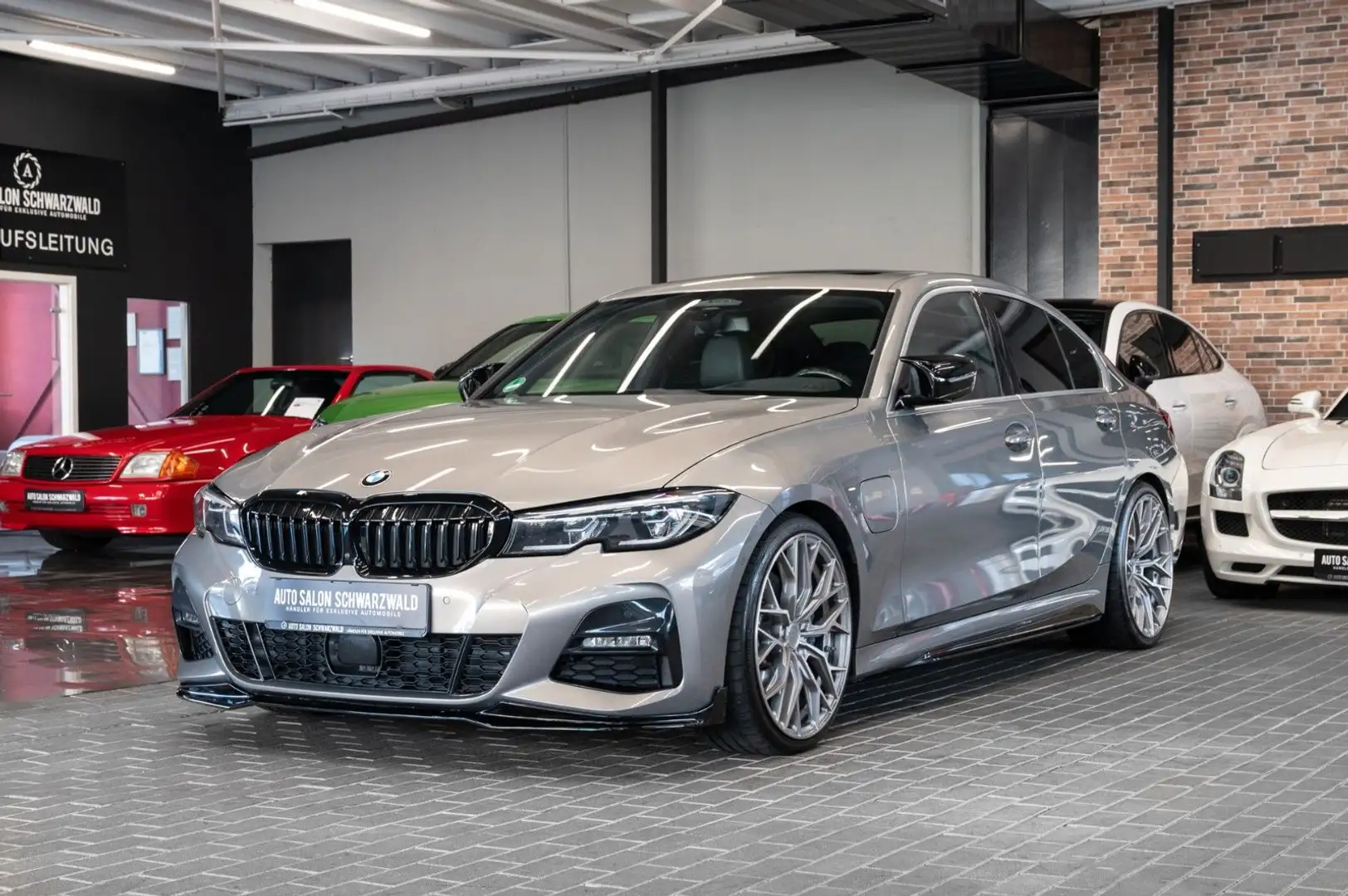 BMW 330 e xDrive|M-SPORTPAKET|LASERLICHT|H&K|MEMORY Grau - 2