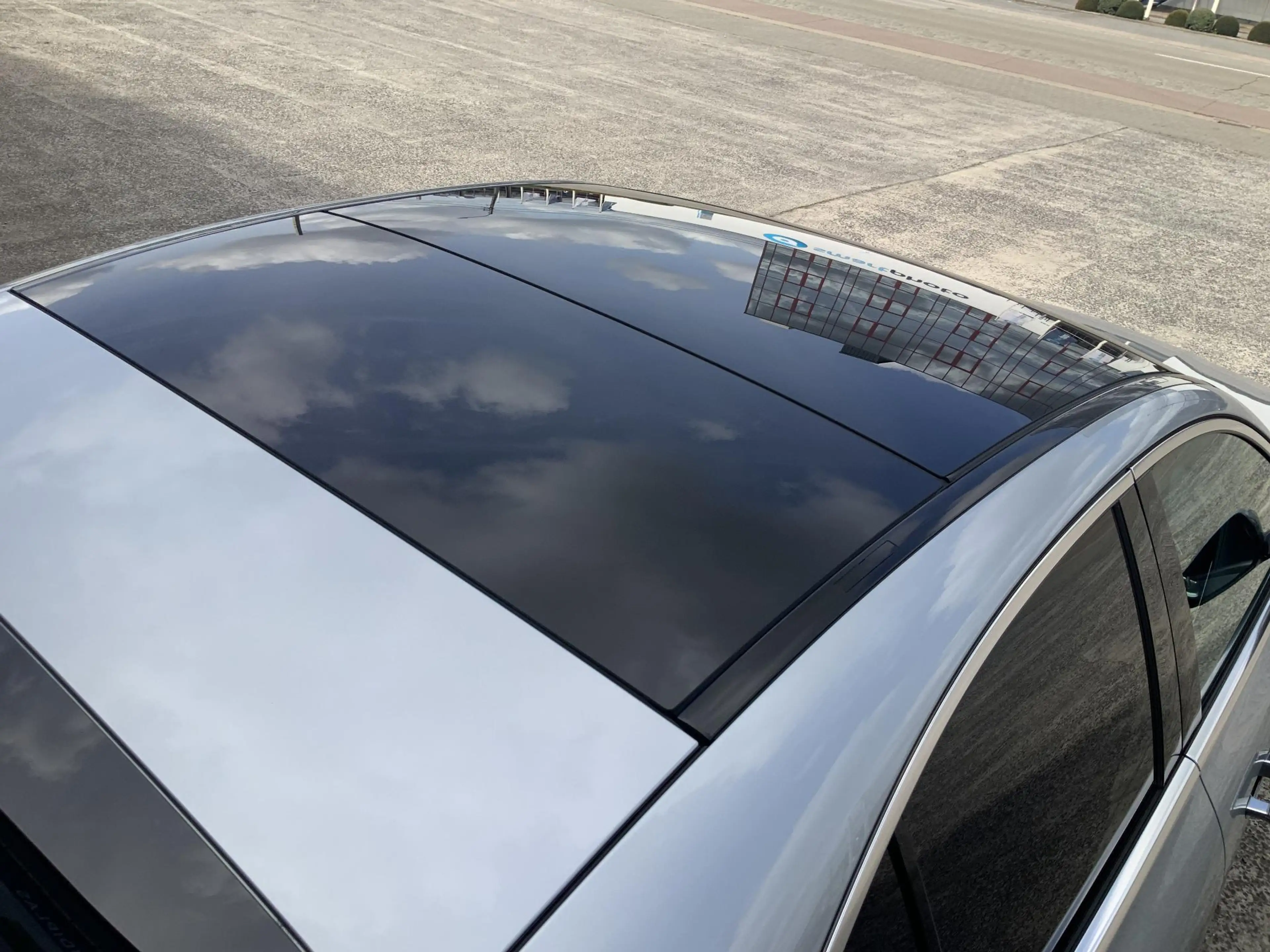 Mercedes-Benz E 200 Luxury Line — photo 12