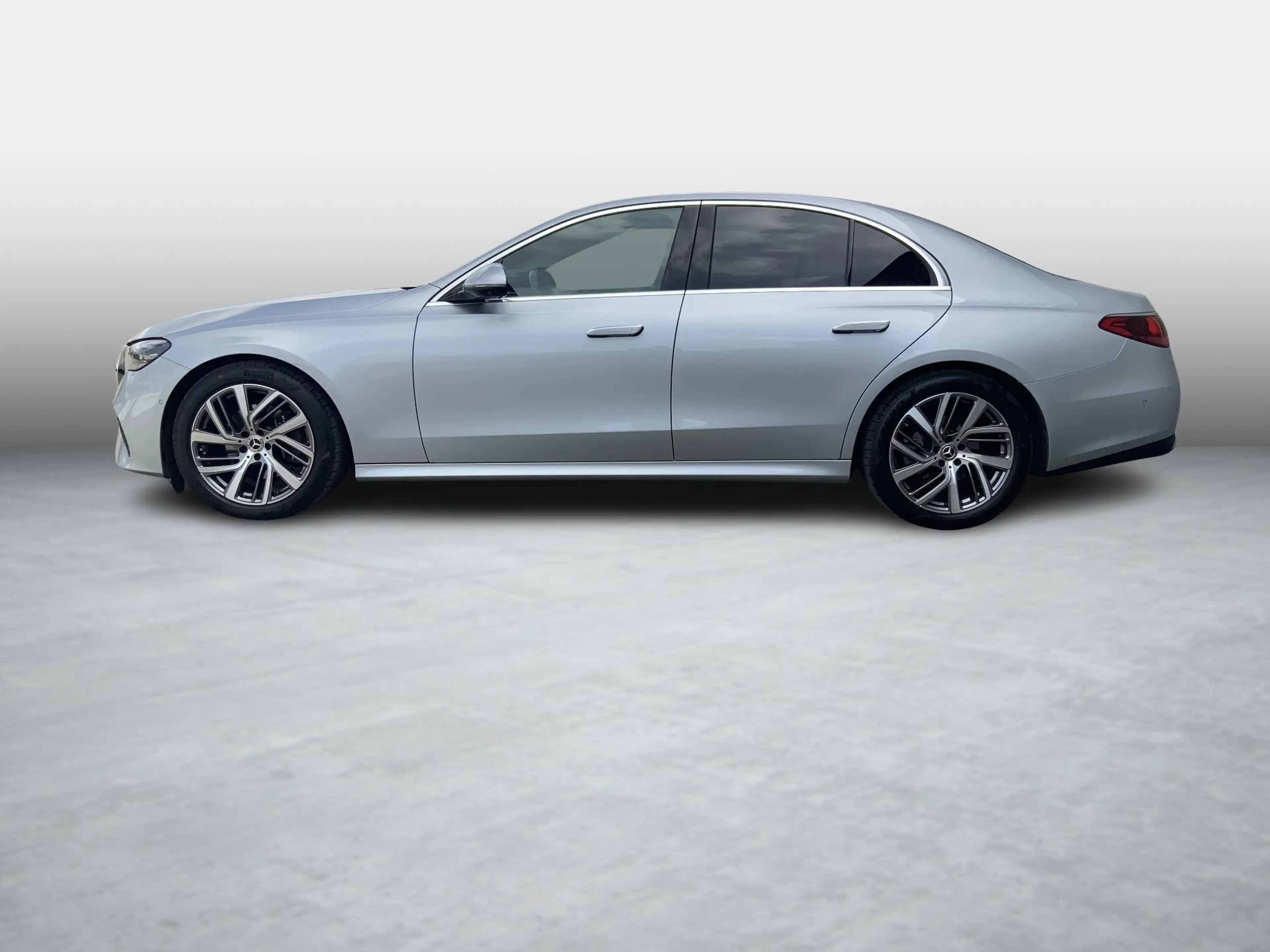 Mercedes-Benz E 200 Luxury Line — photo 8