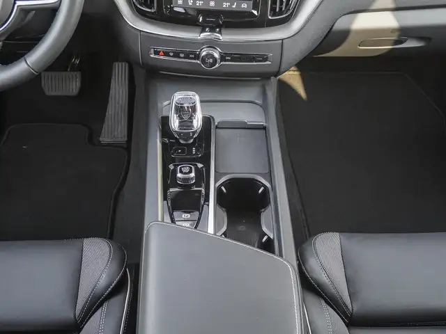 Volvo XC60 view 15