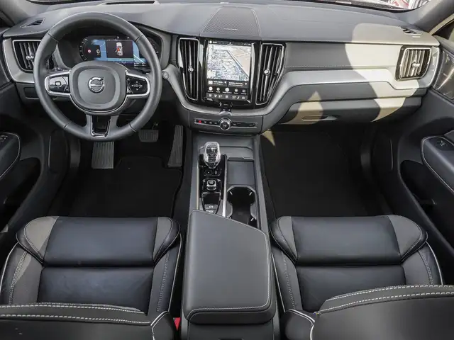 Volvo XC60 view 11