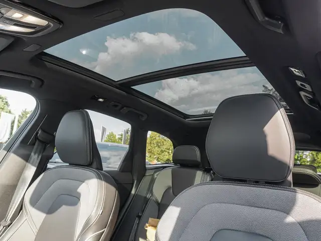Volvo XC60 view 8
