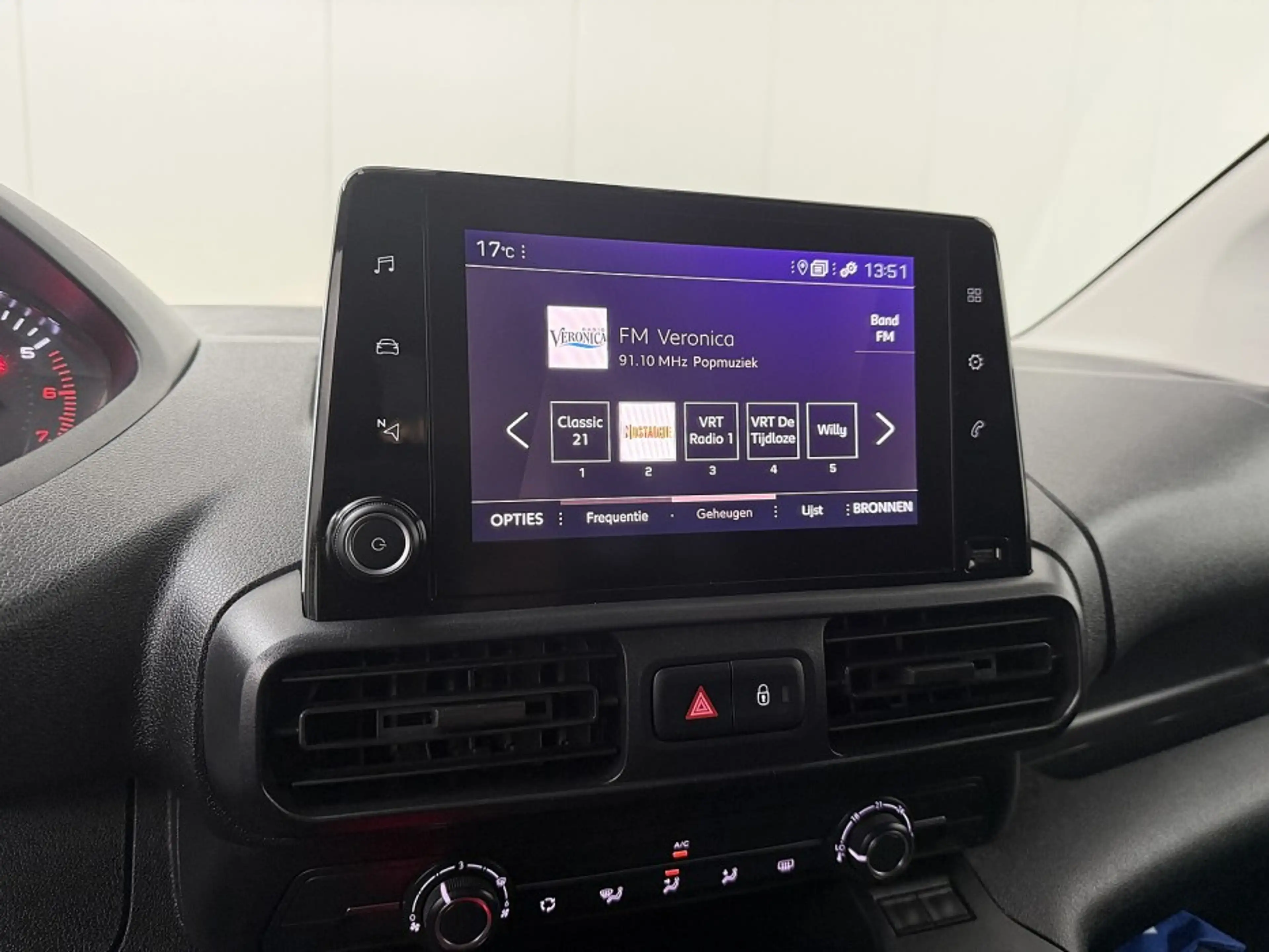 Peugeot Partner 1.5HDi | 3-Persoons | Navigatie | Multimedia | Air — photo 17
