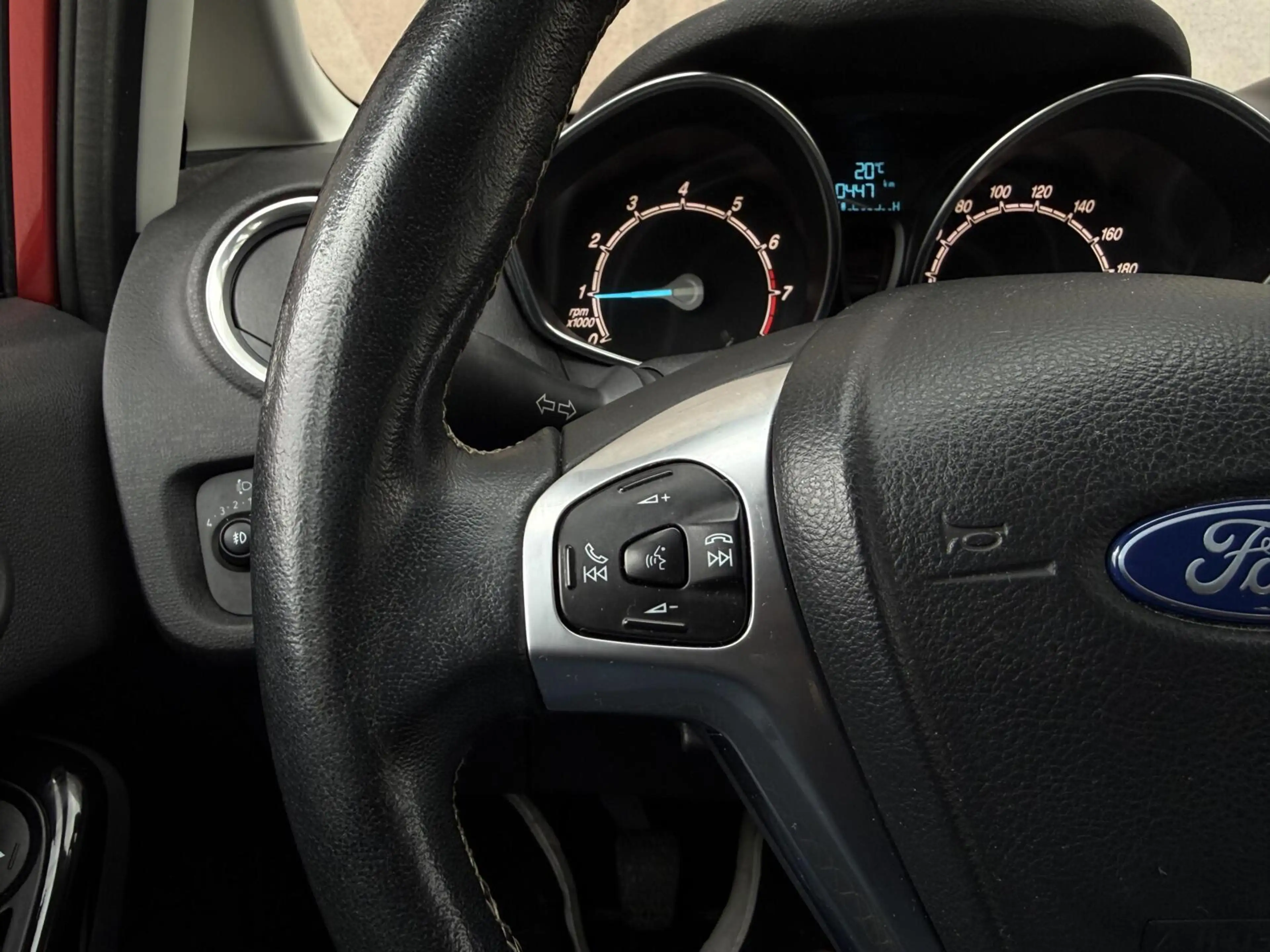 Ford Fiesta 1.0 EcoBoost Titanium | Navigatie | Cruise control — photo 25
