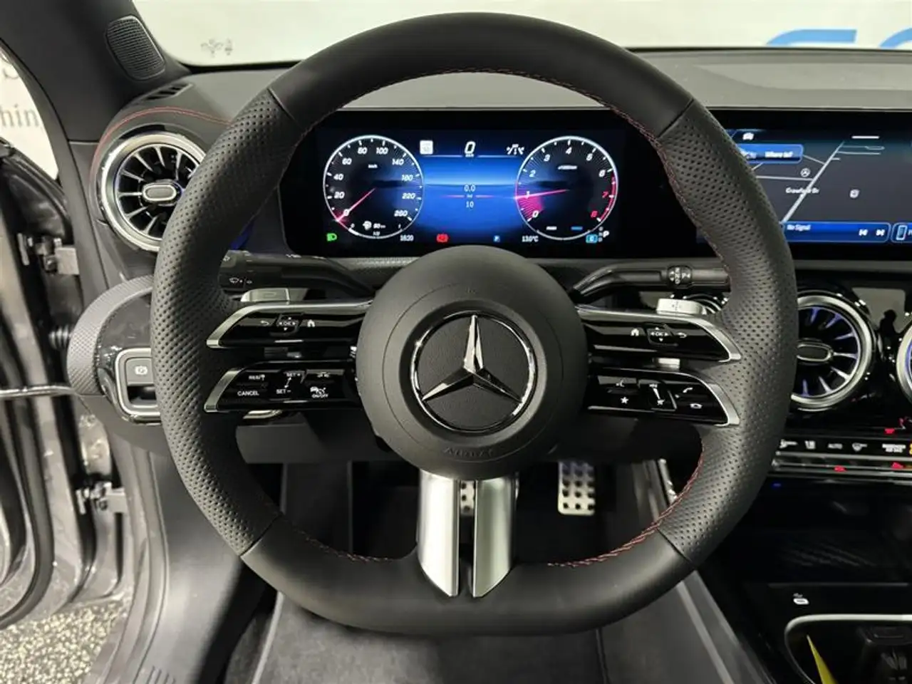 Mercedes-Benz CLA снимка Mercedes-Benz CLA