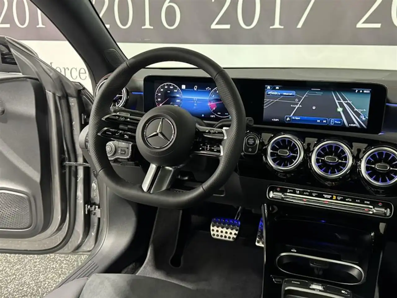 Mercedes-Benz CLA снимка Mercedes-Benz CLA