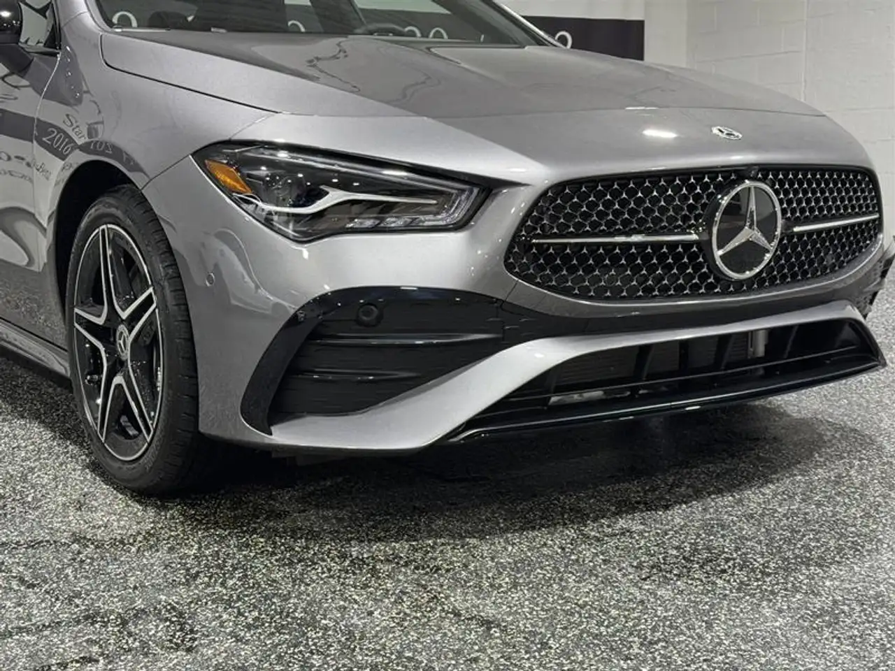 Mercedes-Benz CLA снимка Mercedes-Benz CLA