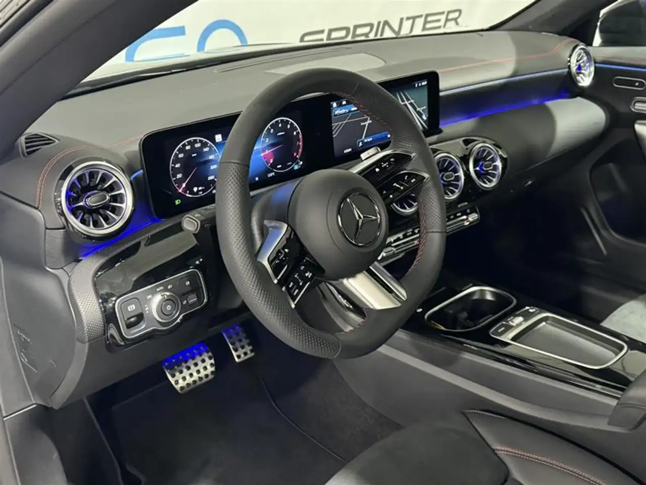 Mercedes-Benz CLA снимка Mercedes-Benz CLA