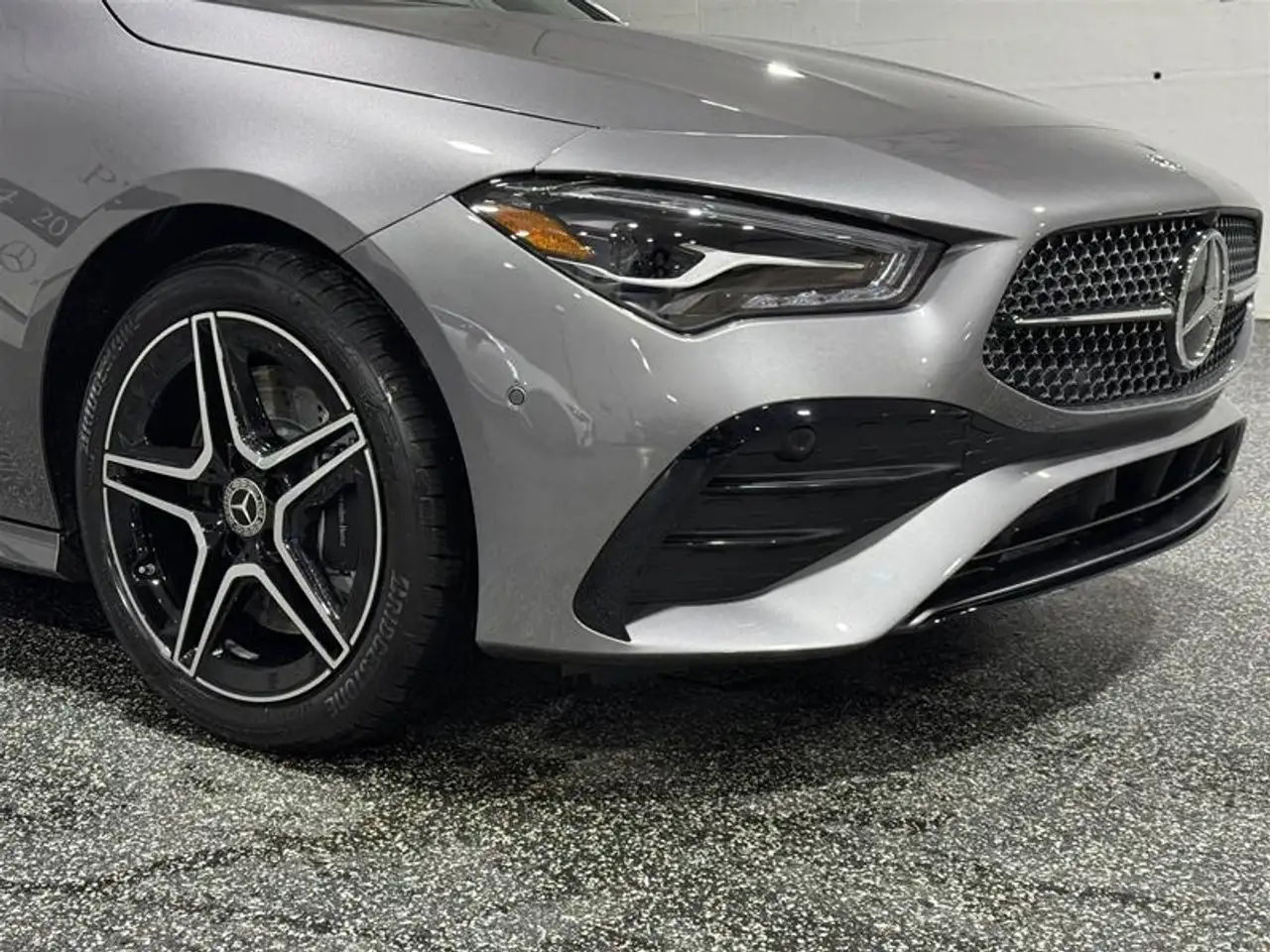 Mercedes-Benz CLA снимка Mercedes-Benz CLA