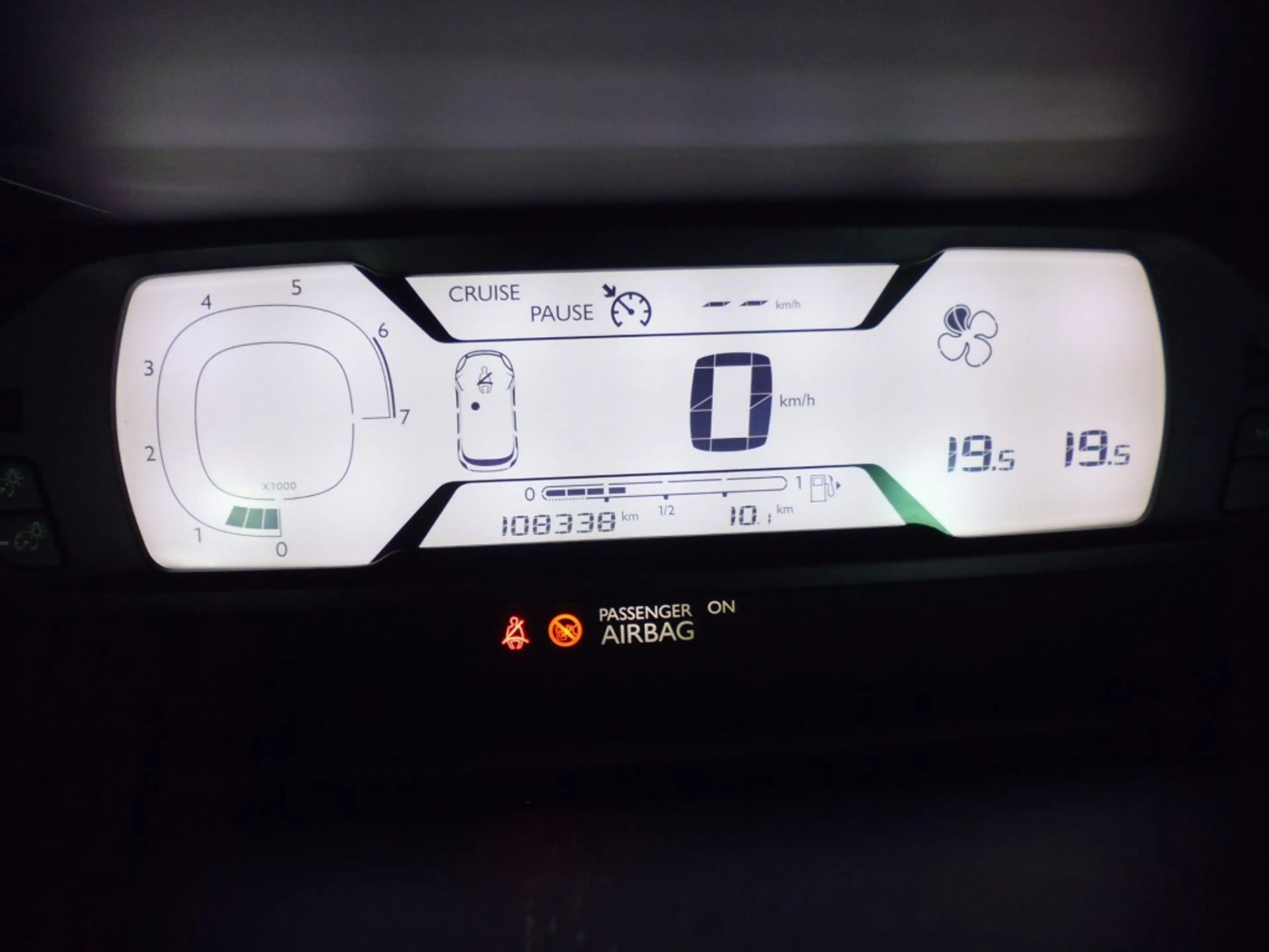 Citroen C4 Picasso 1.2 PureTech Selection 130 pk CRUISE NAVI ESP PDC — photo 5