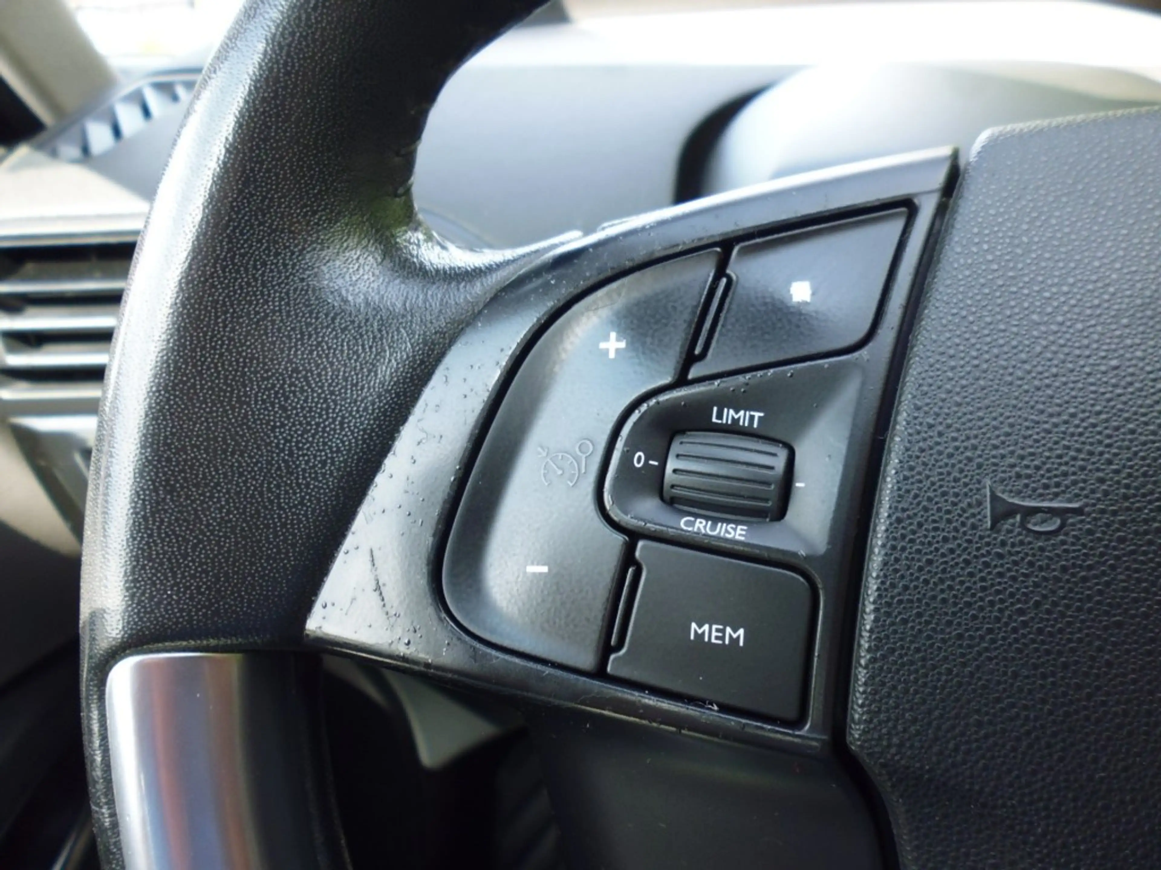 Citroen C4 Picasso 1.2 PureTech Selection 130 pk CRUISE NAVI ESP PDC — photo 9