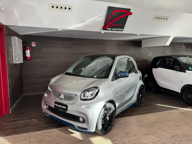 smart brabus 0.9 t Urbanrunner 90cv twinamic-SOLI 9.000KM-FULL OPTIONAL-EDIZIONE LIMITATA-ITALINA