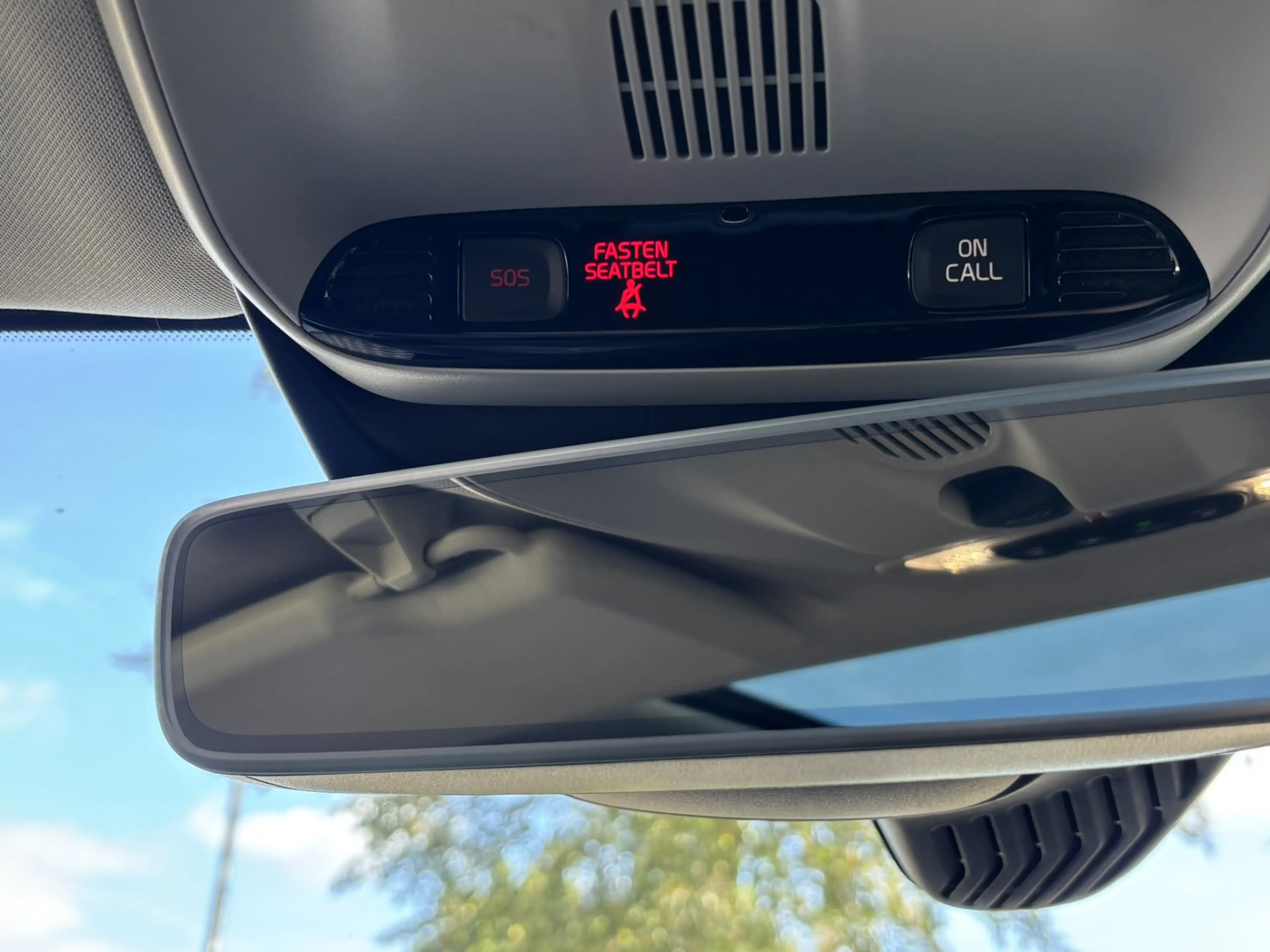 Volvo V40 Cross Country 1.5 T3 Polar+ Luxury DAB Pano Keyless Harman Kardo — photo 22