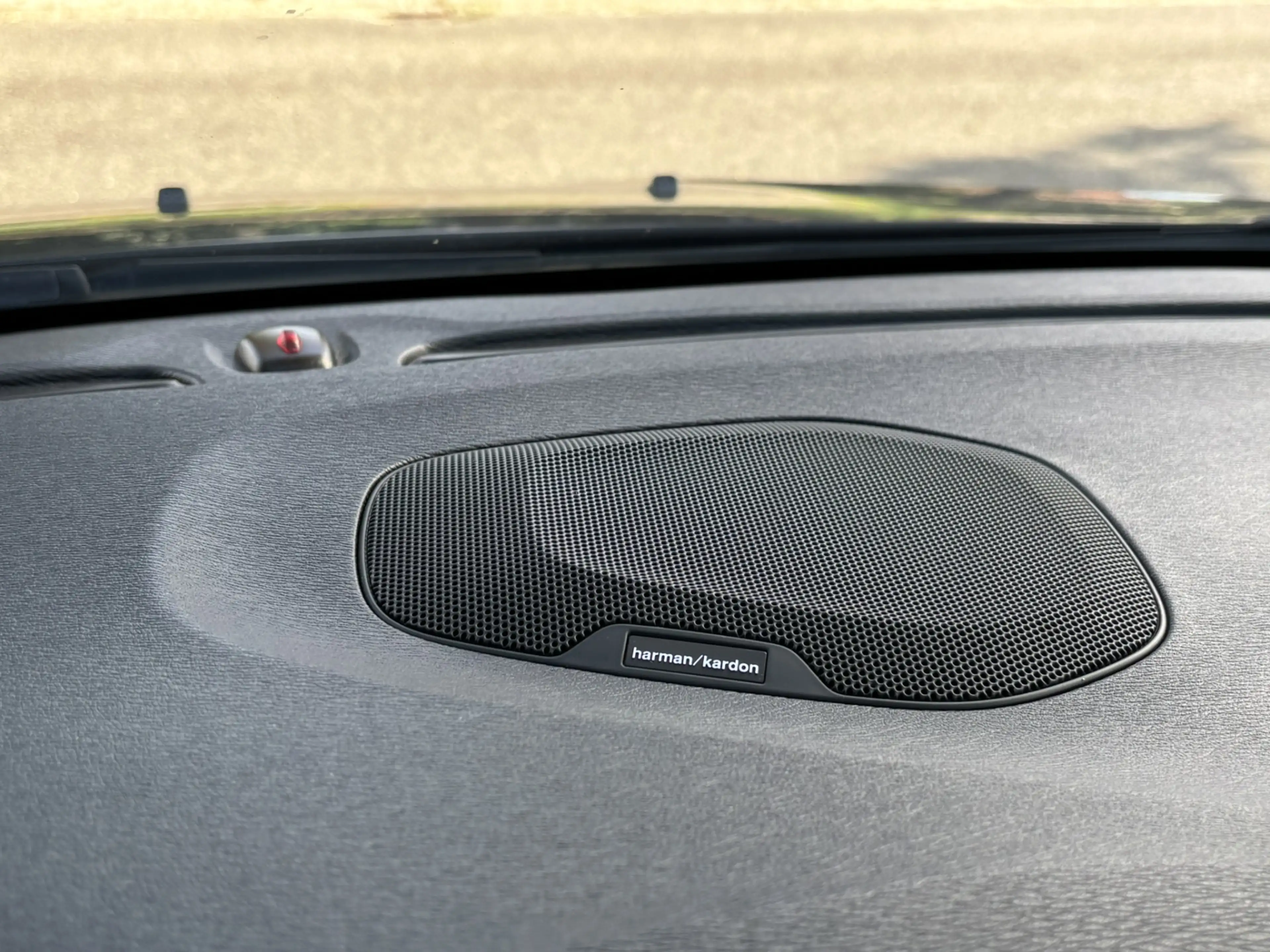 Volvo V40 Cross Country 1.5 T3 Polar+ Luxury DAB Pano Keyless Harman Kardo — photo 23