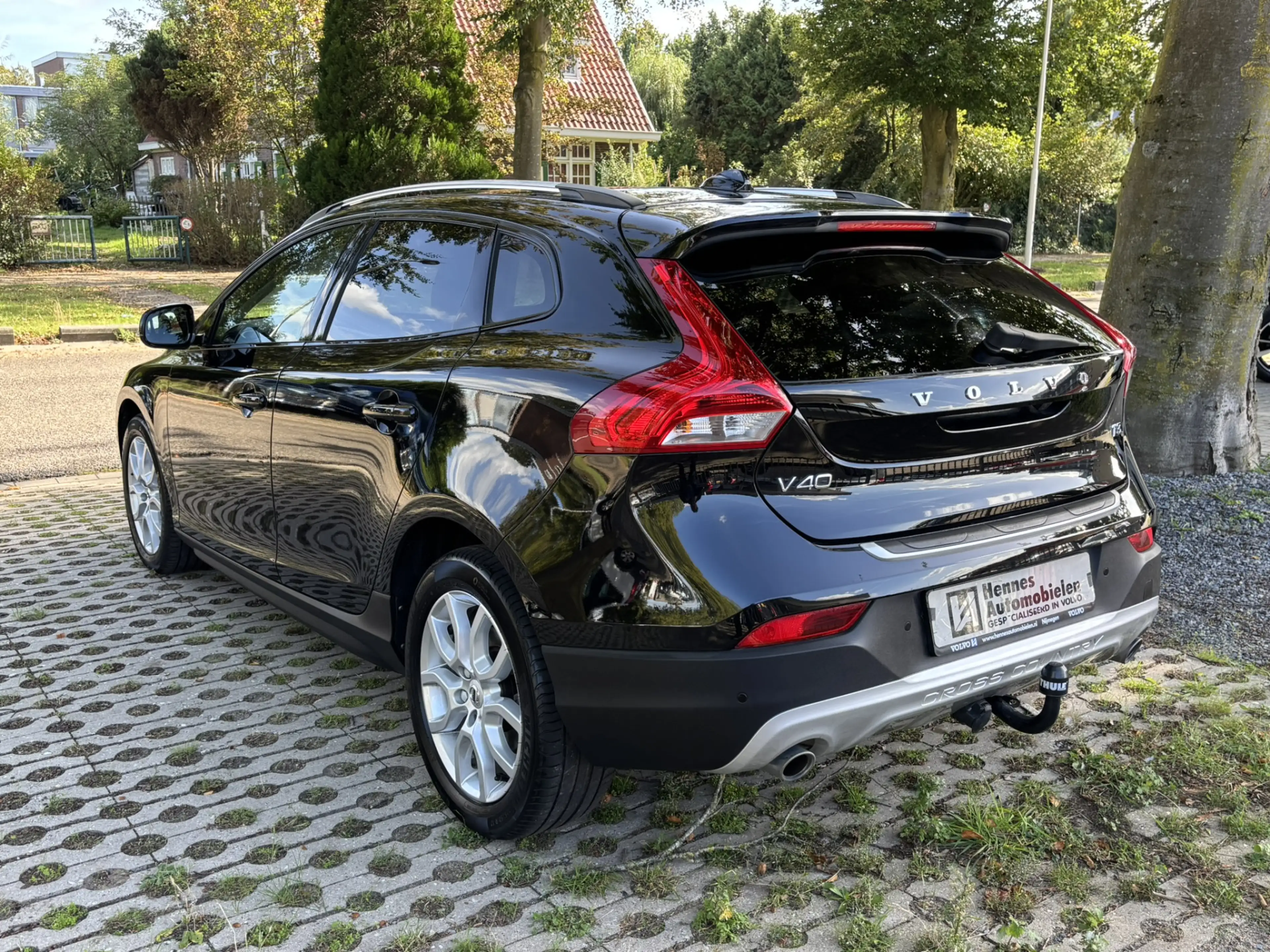 Volvo V40 Cross Country 1.5 T3 Polar+ Luxury DAB Pano Keyless Harman Kardo — photo 5