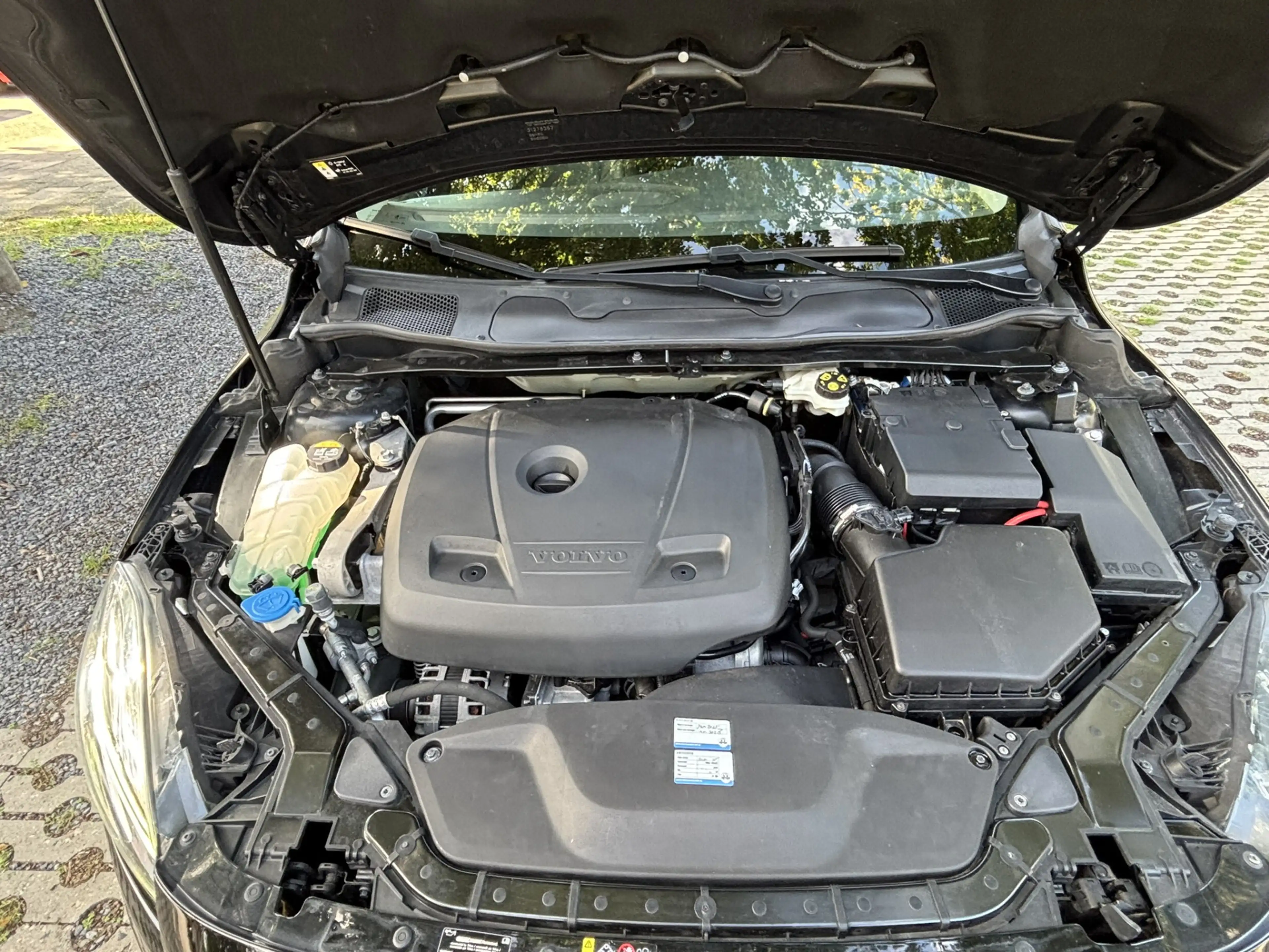 Volvo V40 Cross Country 1.5 T3 Polar+ Luxury DAB Pano Keyless Harman Kardo — photo 26