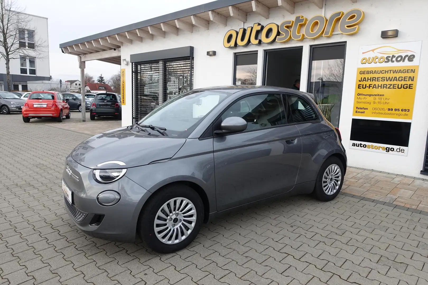 Fiat 500e Action 70 kW (95 PS), Automatik, Frontantrieb Grau - 1