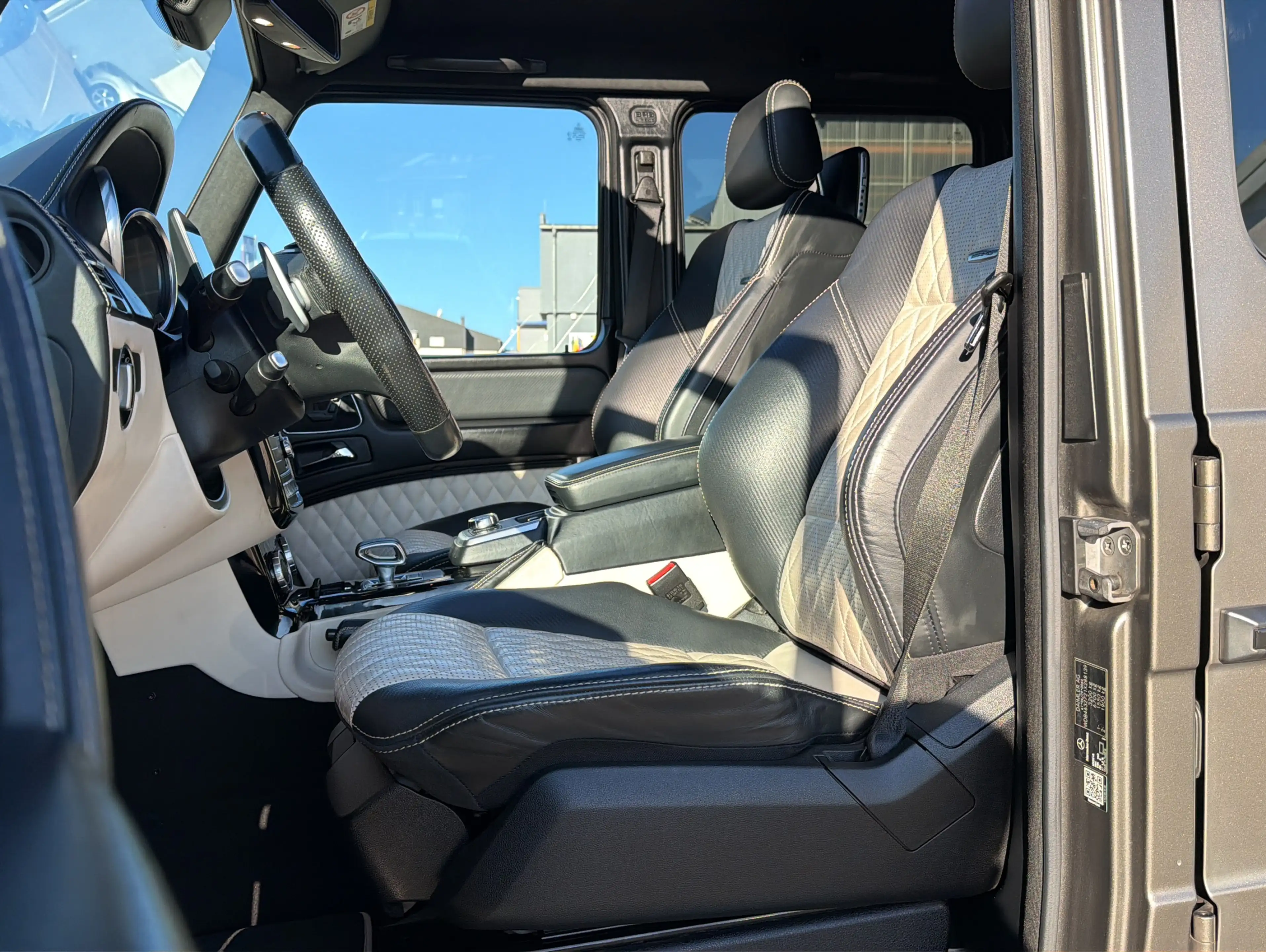 Mercedes-Benz G G 63 AMG Exclusive Edition — photo 12