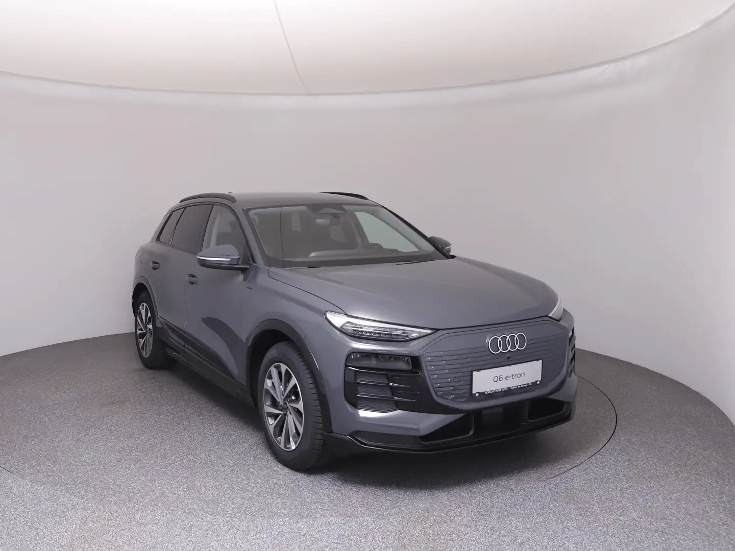 Audi Q6 e-tron performance Gris - 2