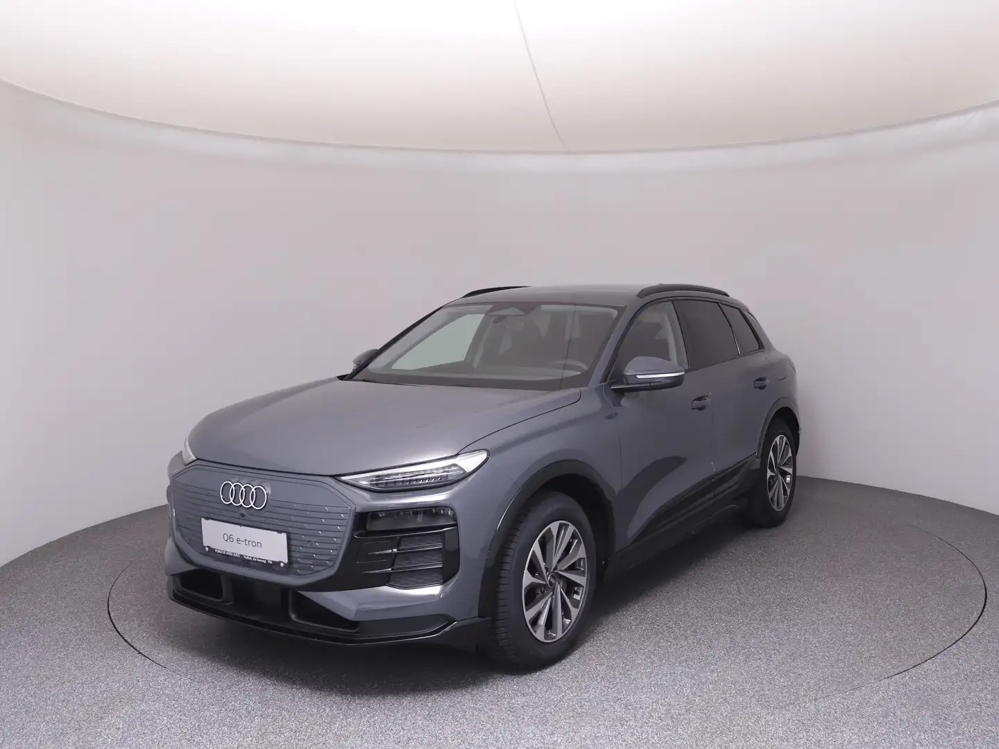 Audi Q6 e-tron e-tron performance Grau - 1