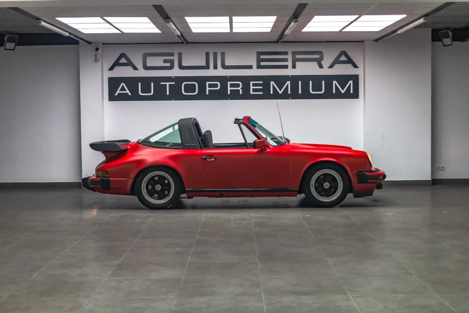 Porsche 911 SC 3.0 Rouge - 2
