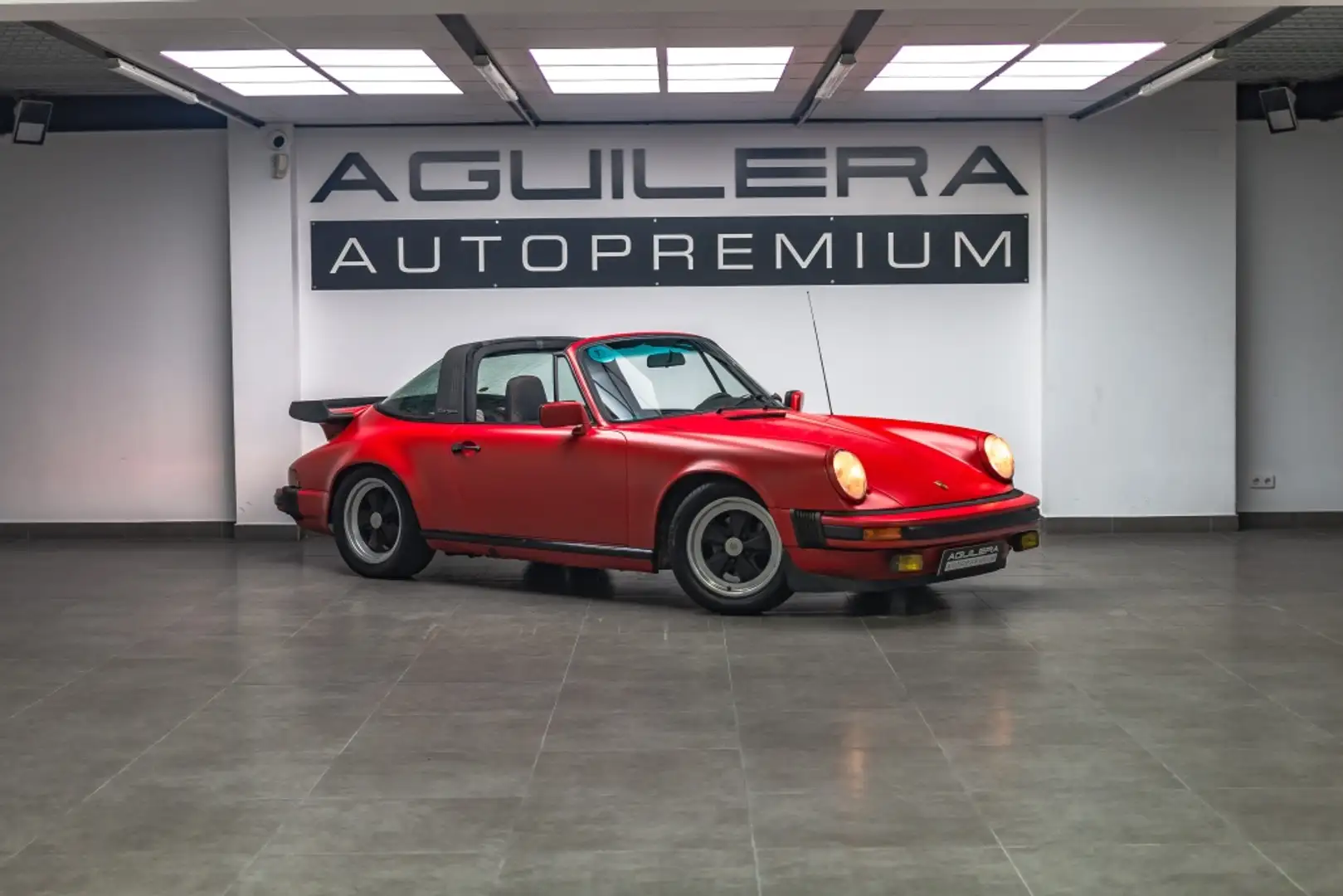 Porsche 911 SC 3.0 Rouge - 1