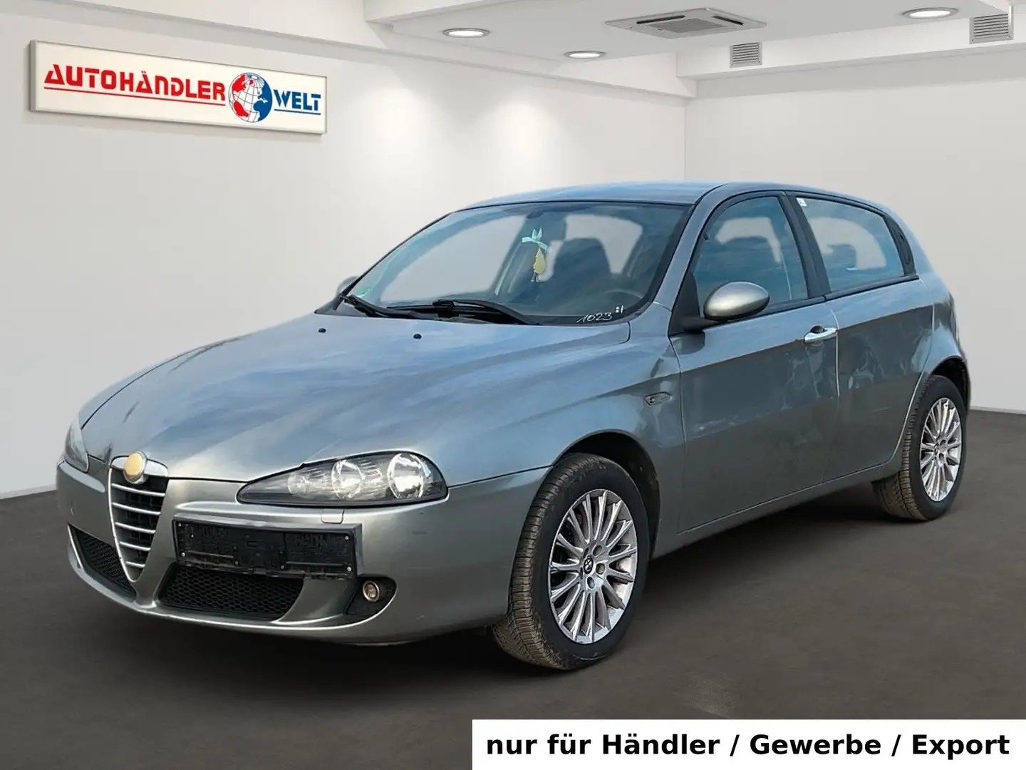 Alfa Romeo 147 1.6 T-Spark 5-trg. Dual-Climatic SHZ Gris - 1
