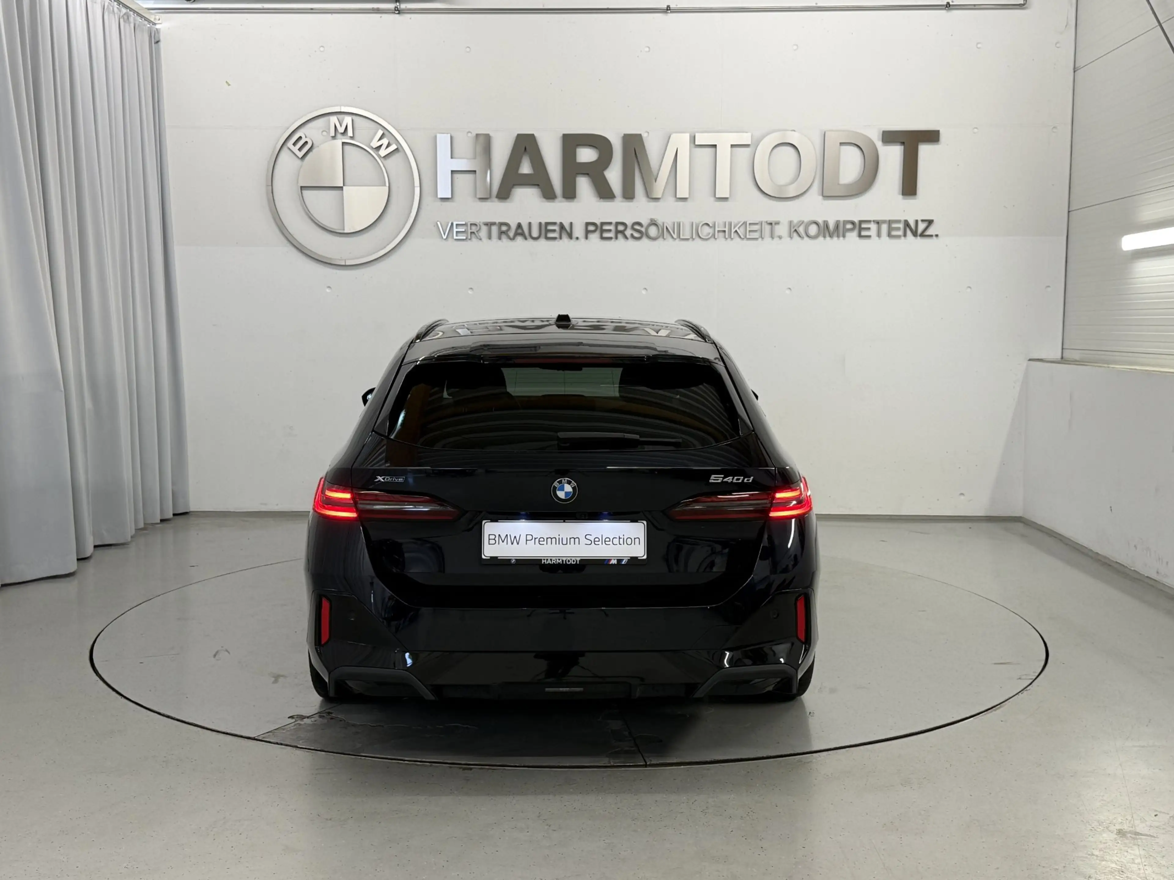 BMW 540 d xDrive *M-Sport PRO / Sitzlüftung / HUD* — photo 4