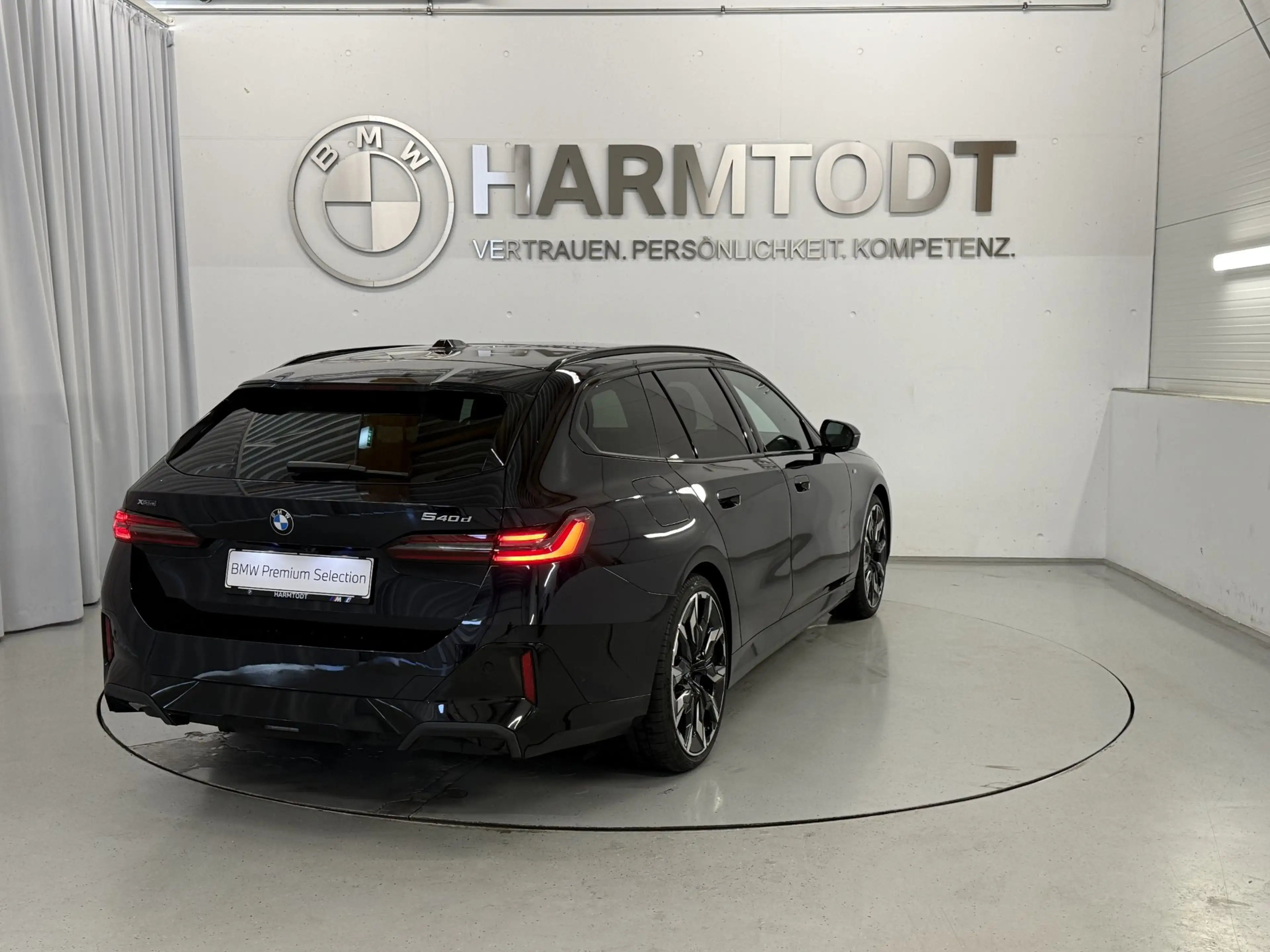 BMW 540 d xDrive *M-Sport PRO / Sitzlüftung / HUD* — photo 5