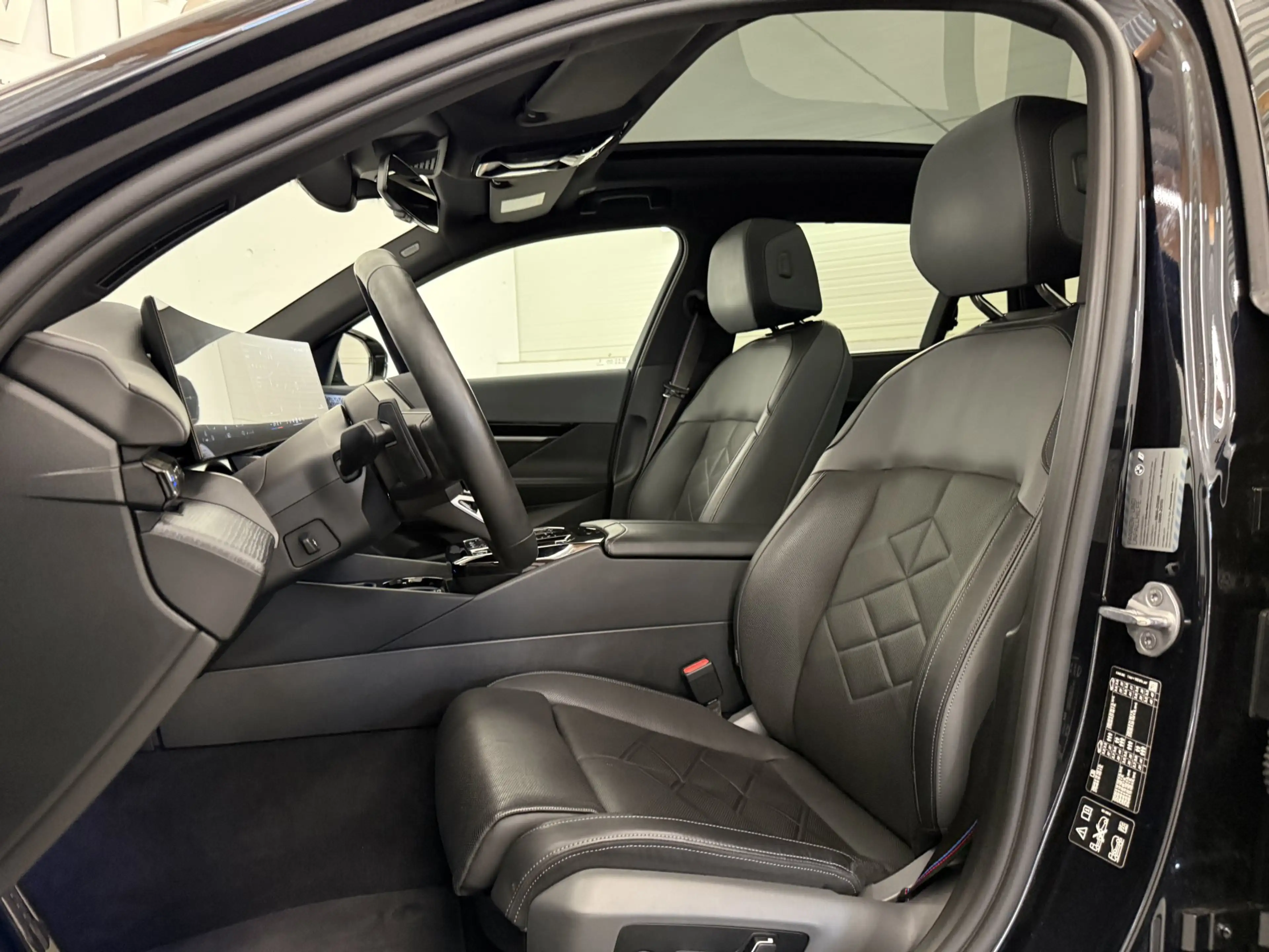 BMW 540 d xDrive *M-Sport PRO / Sitzlüftung / HUD* — photo 13