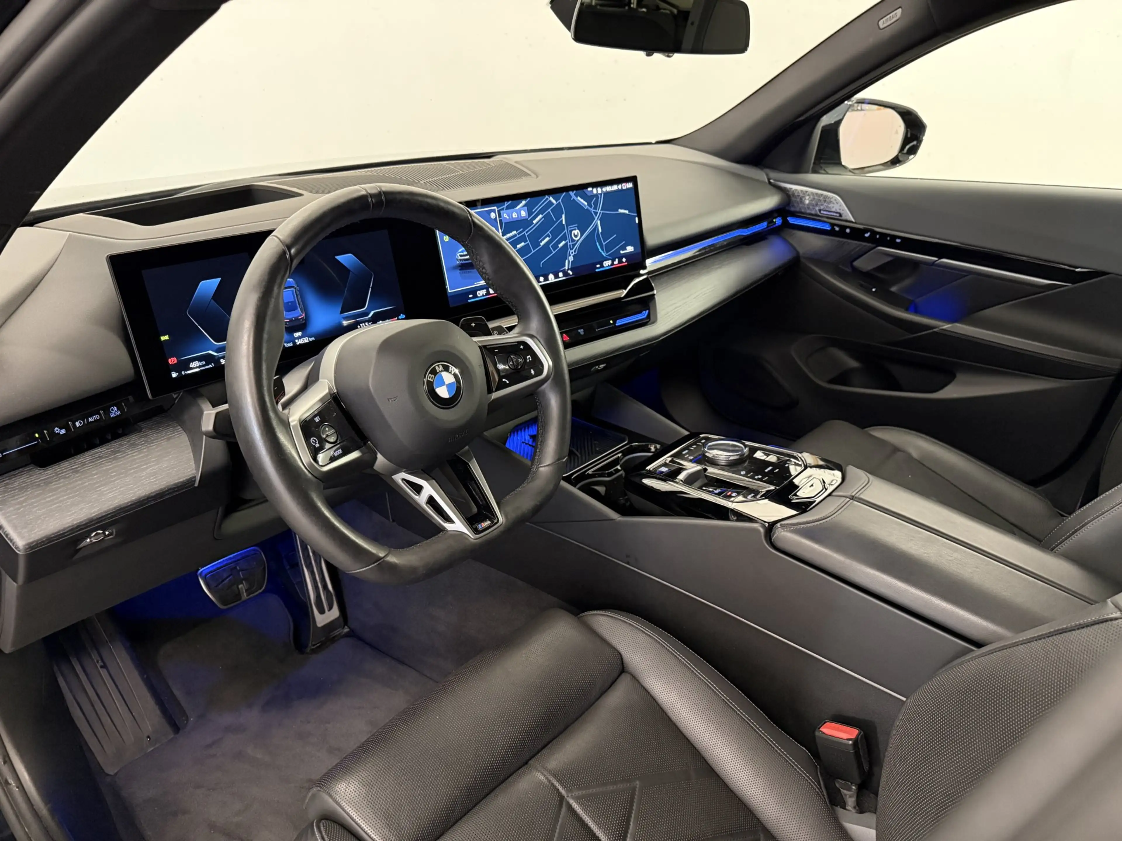 BMW 540 d xDrive *M-Sport PRO / Sitzlüftung / HUD* — photo 7